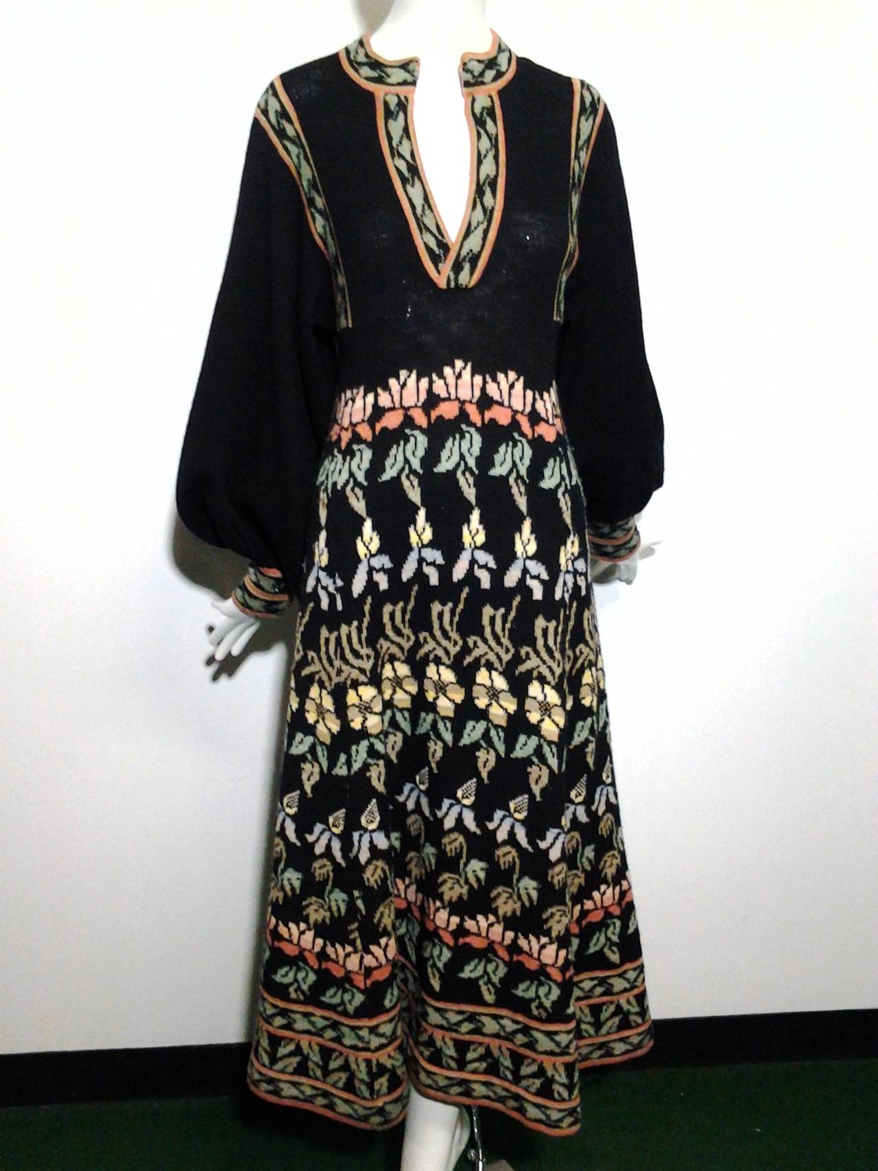 1970s Bohemian Intarsia Knit Sweater Dress w/ Balloon Sleeves In Excellent Condition In Gresham, OR