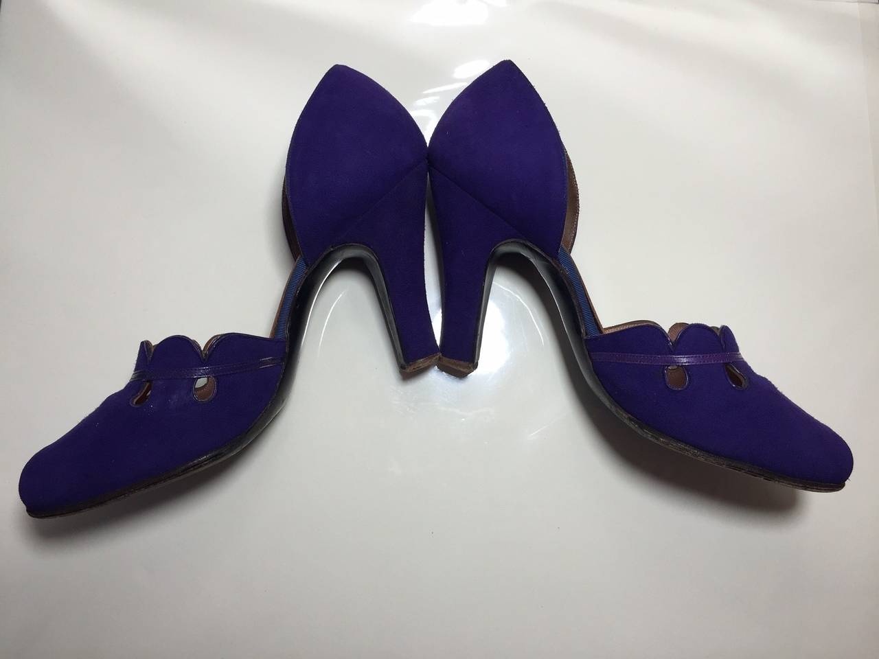 1940s Billy Ziton brand purple suede peep-toe d'Orsay pumps with fabulous vamp treatment.