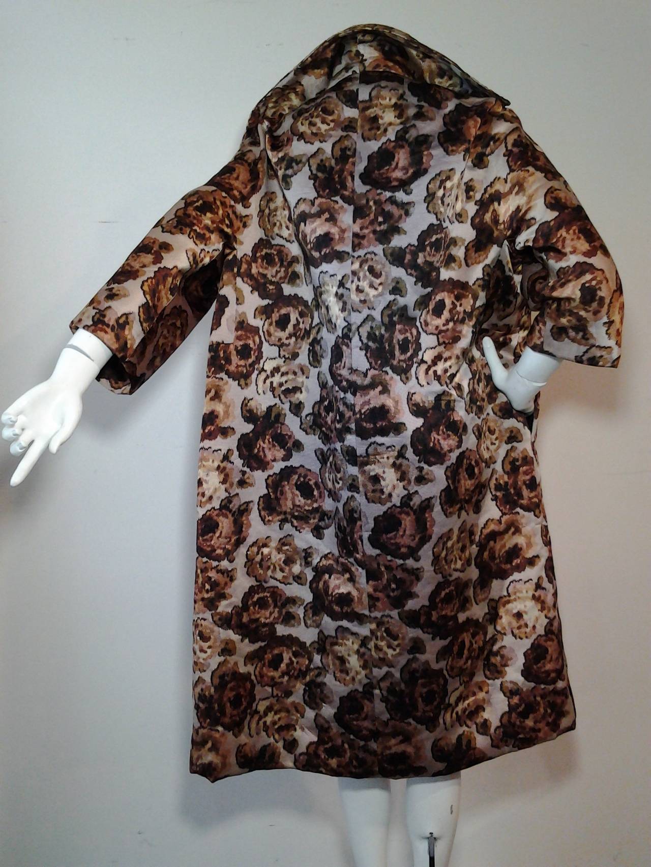 1950s Bonwit Teller Silk Floral Faille Evening Coat In Excellent Condition In Gresham, OR