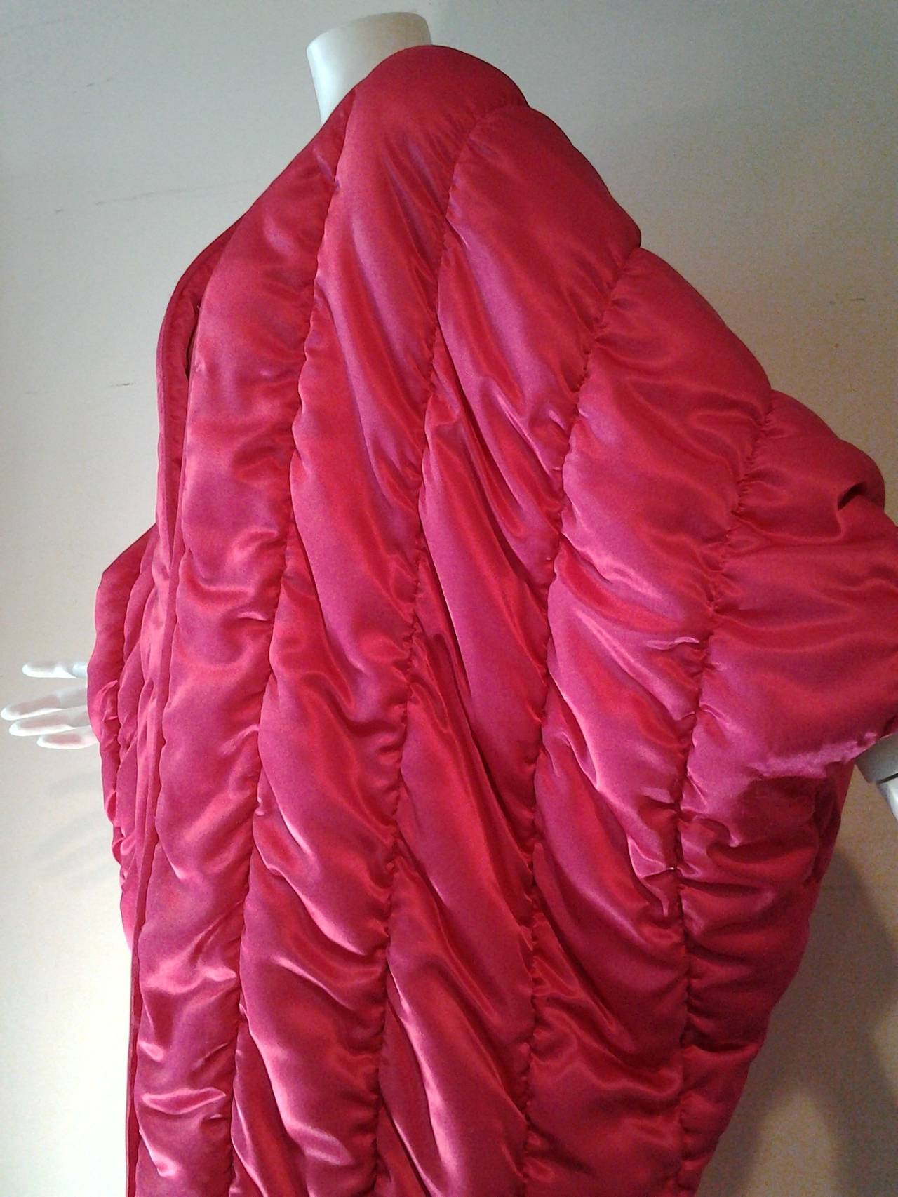 Women's 1980s Fuchsia Satin Quilted Cocoon Coat