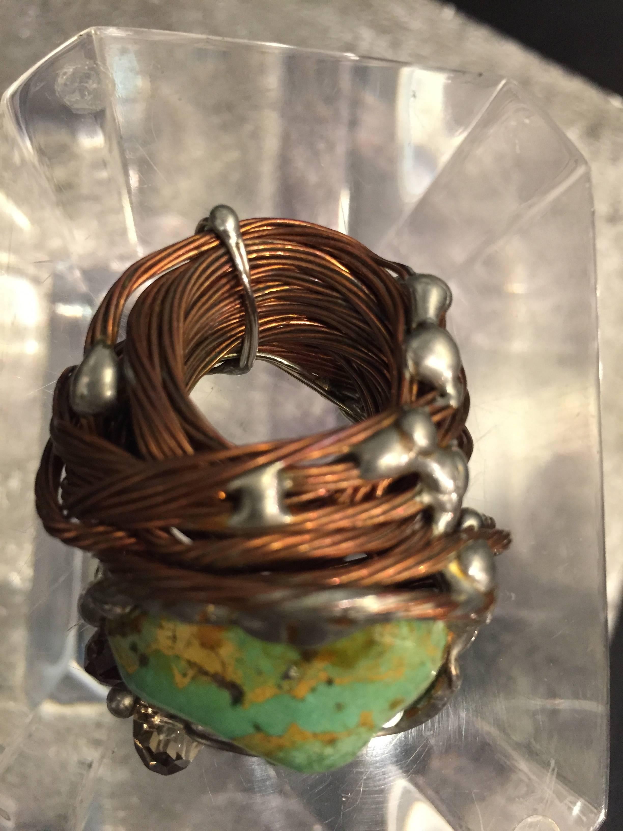 Women's or Men's 1970s Hand-Crafted Copper Wire and Turquoise Center Stone Ring