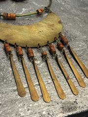 1970s Hammered Brass Plate and Wood Bead Choker Necklace with Earrings