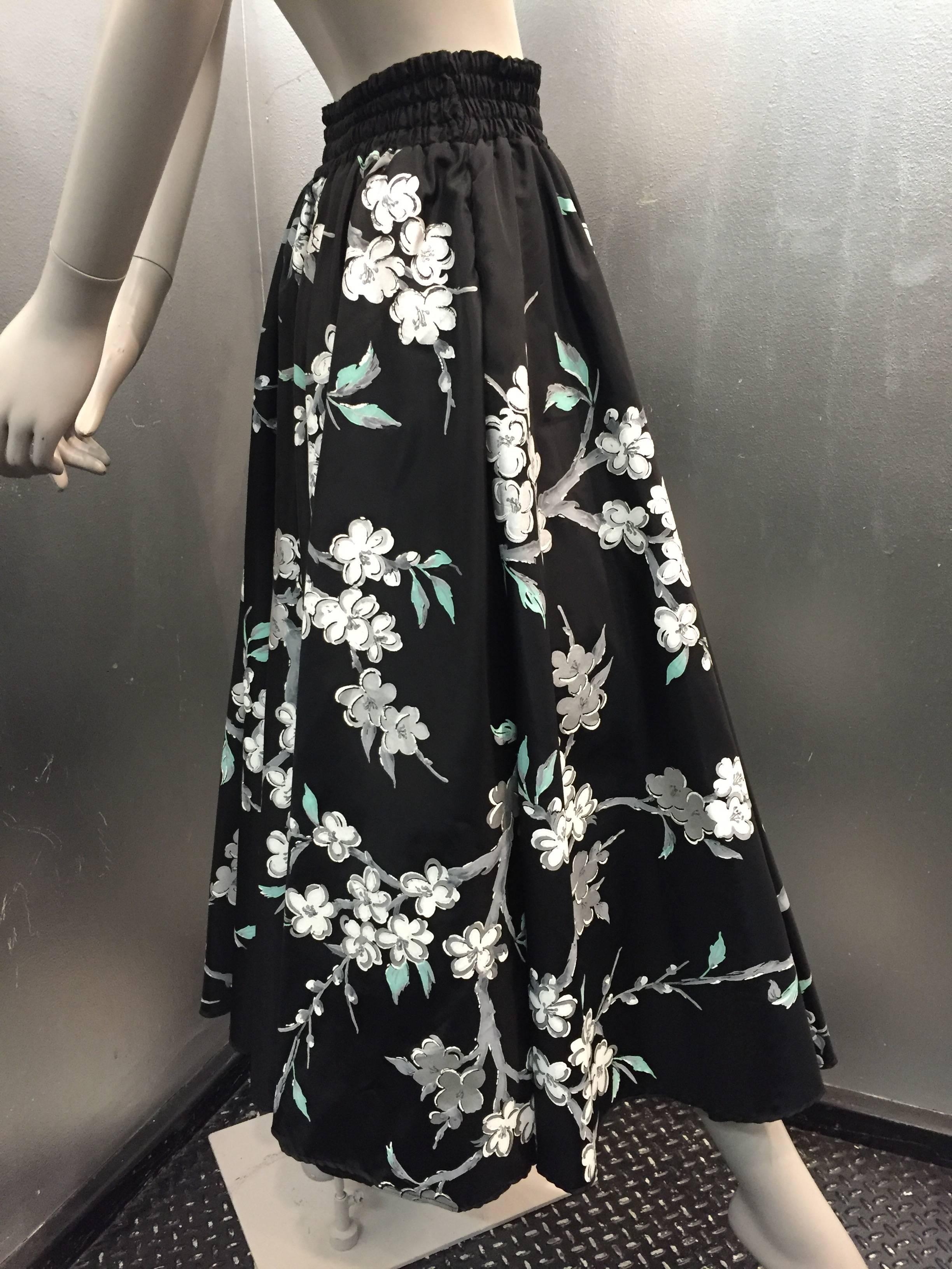 1950s Full taffeta skirt with silk screened florals and elastic waist 