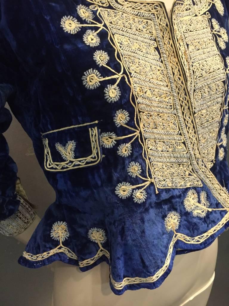 1930s Bolivian Saphire Blue Velvet Jacket w Elaborate Folk Embroidery In Excellent Condition In Gresham, OR