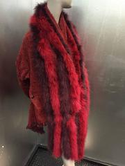 Chaqueta entallada asimétrica de tweed de lana Yohji Yamamoto con boa de plumas de marabú