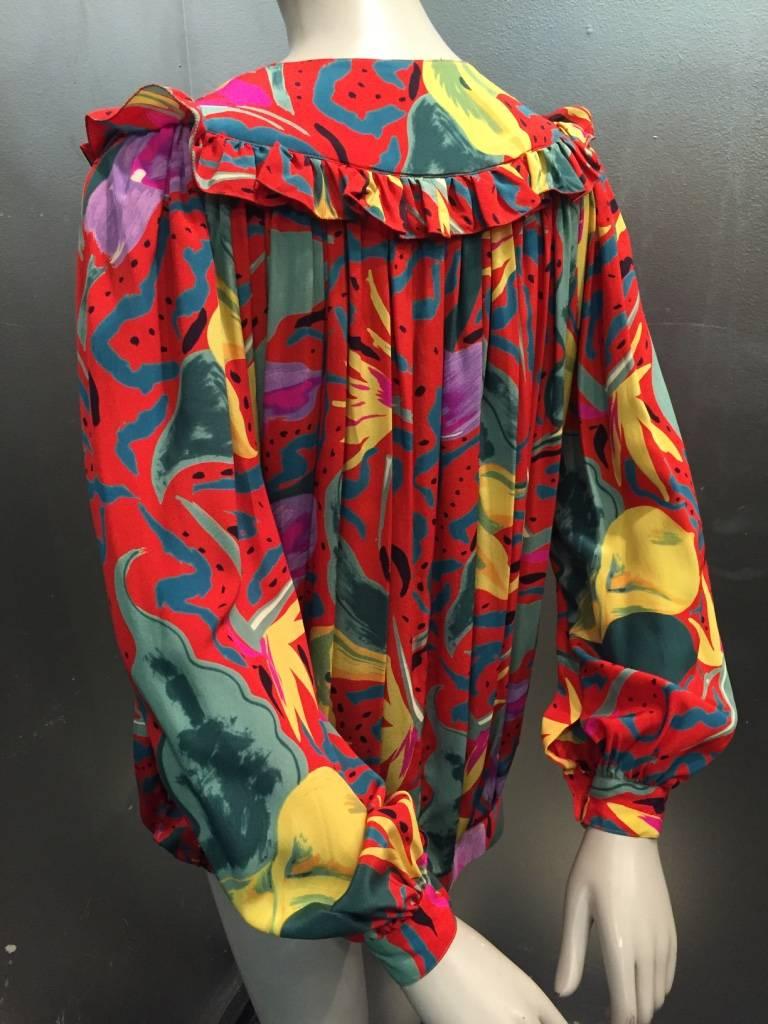 1980s Ungaro Tropical Palm Print Silk Blouse or Jacket w Ruffled Yolk In Excellent Condition In Gresham, OR