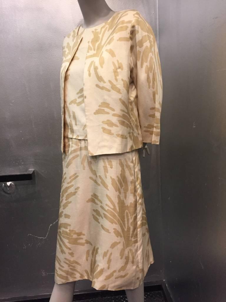 1960s Wragge Three Piece Taupe and Cream Print Silk Skirt Suit  In Excellent Condition In Gresham, OR