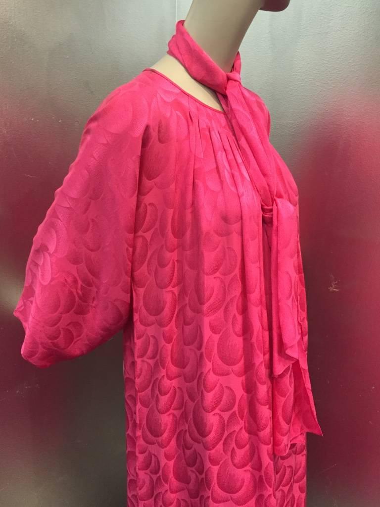 1980s Richilene Fuchsia Silk Jacquard Chemise Dress w Belt.  1