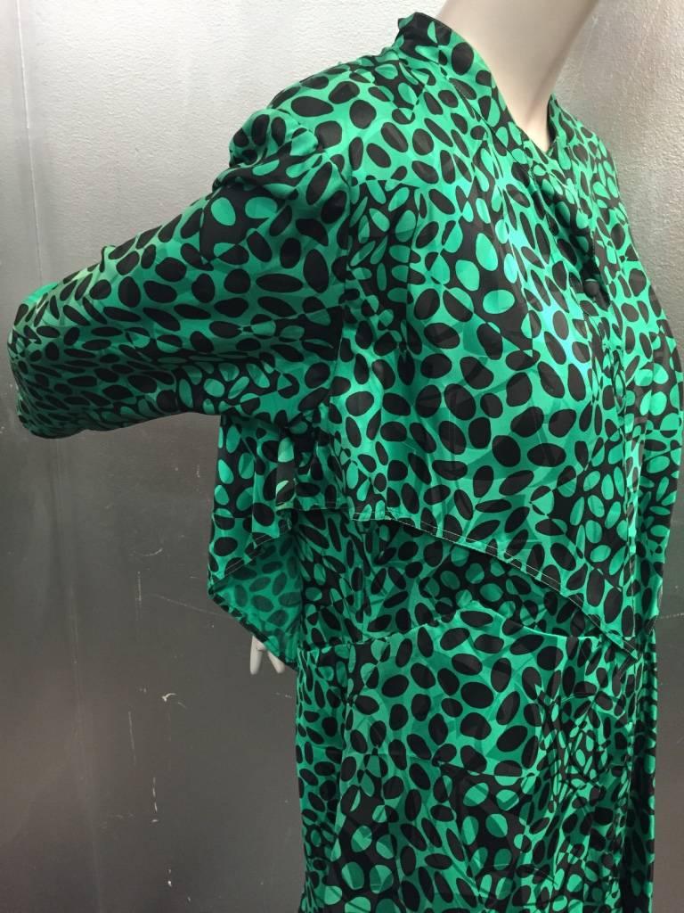 1980s Emerald and Black Elipse Print Tiered Button-Down Dress  In Excellent Condition For Sale In Gresham, OR
