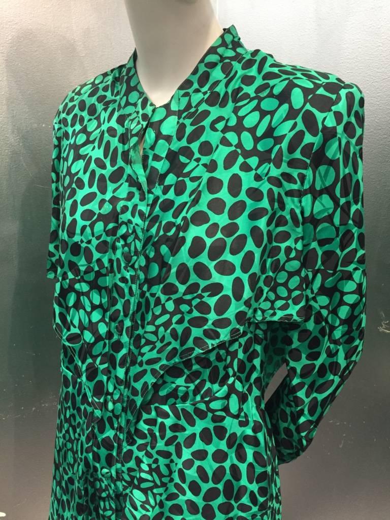 Women's 1980s Emerald and Black Elipse Print Tiered Button-Down Dress  For Sale