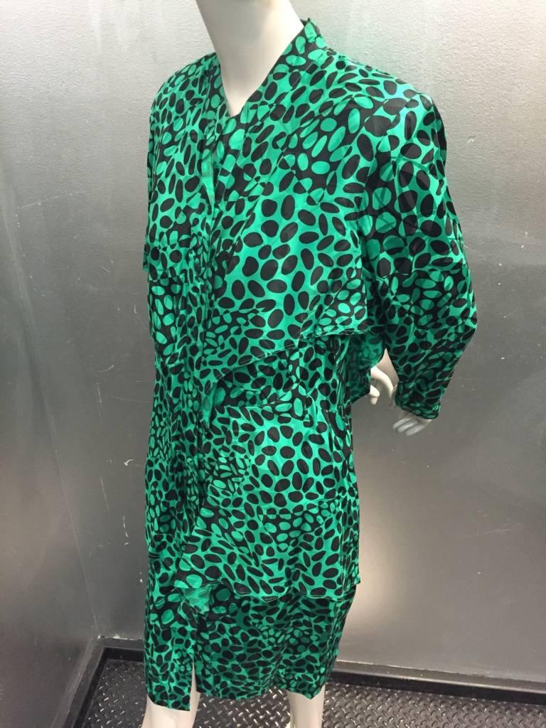 1980s Emerald and Black Elipse Print Tiered Button-Down Dress  For Sale 2