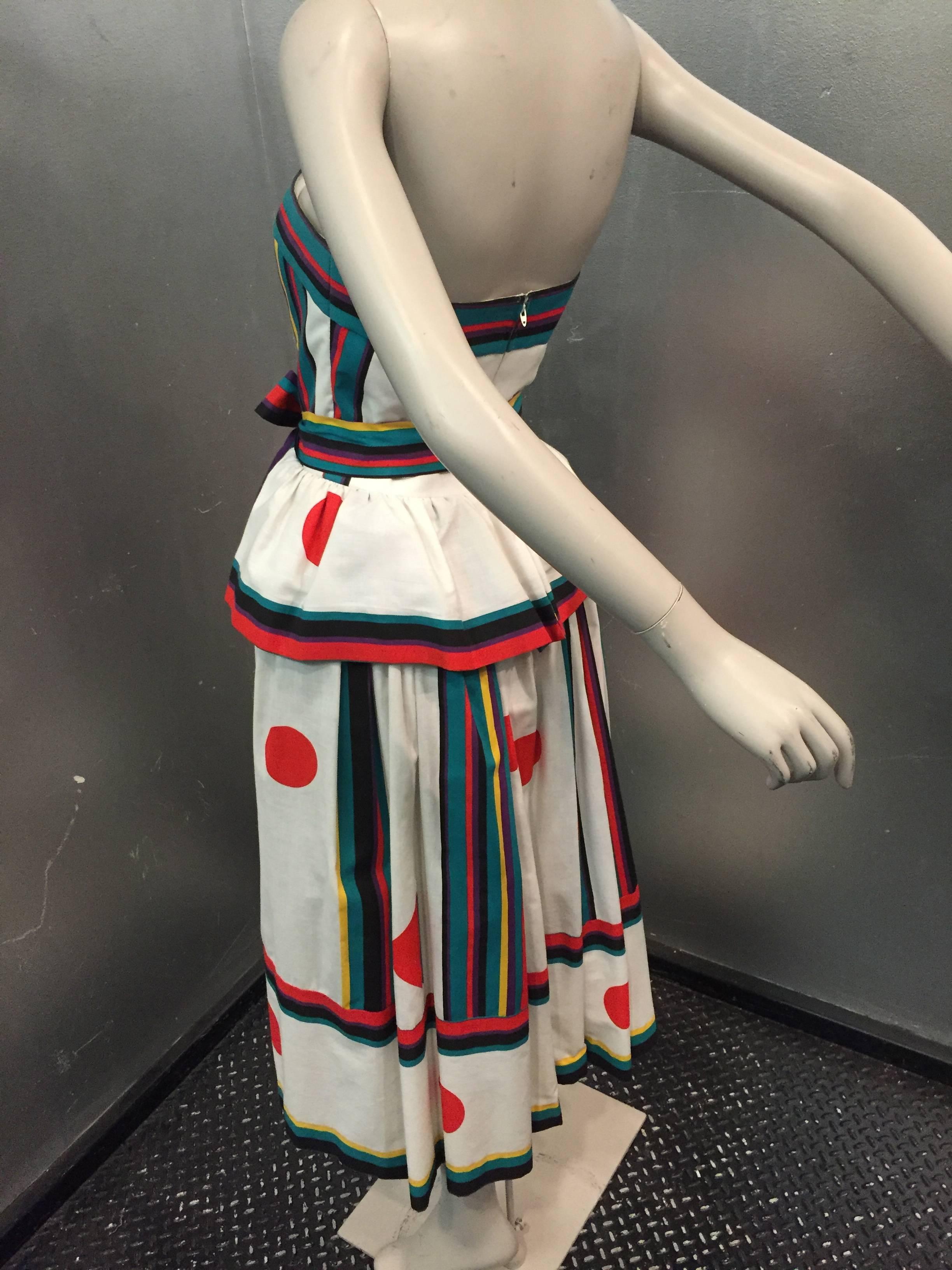Women's 1980s Victor Costa Cotton Pop-Art Strapless Sun Dress with Full Skirt and Peplum