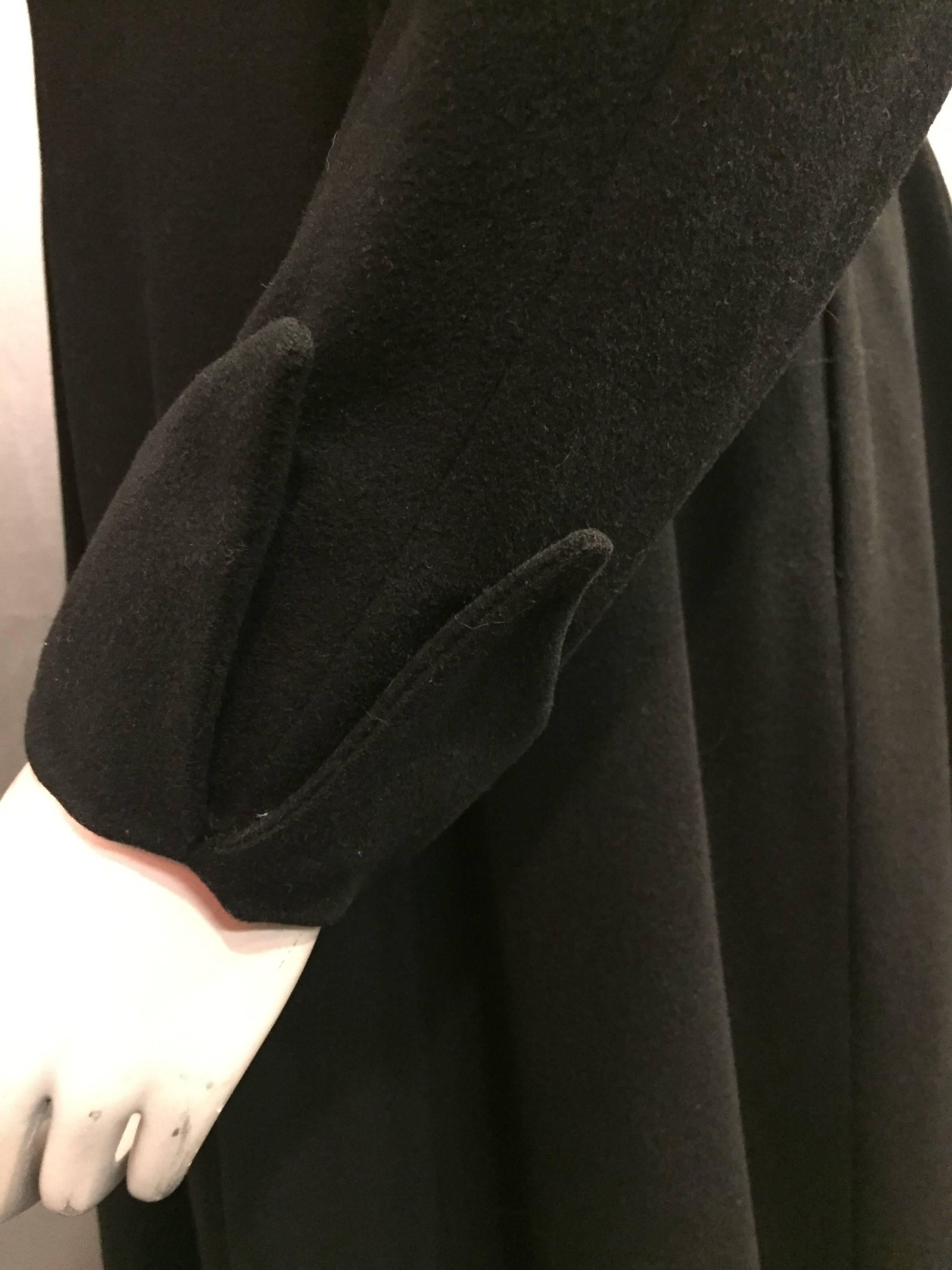 1950s Willi Black Wool Fit and Flair Coat w Drape Collar Trimmed in Persian Lamb In Excellent Condition In Gresham, OR