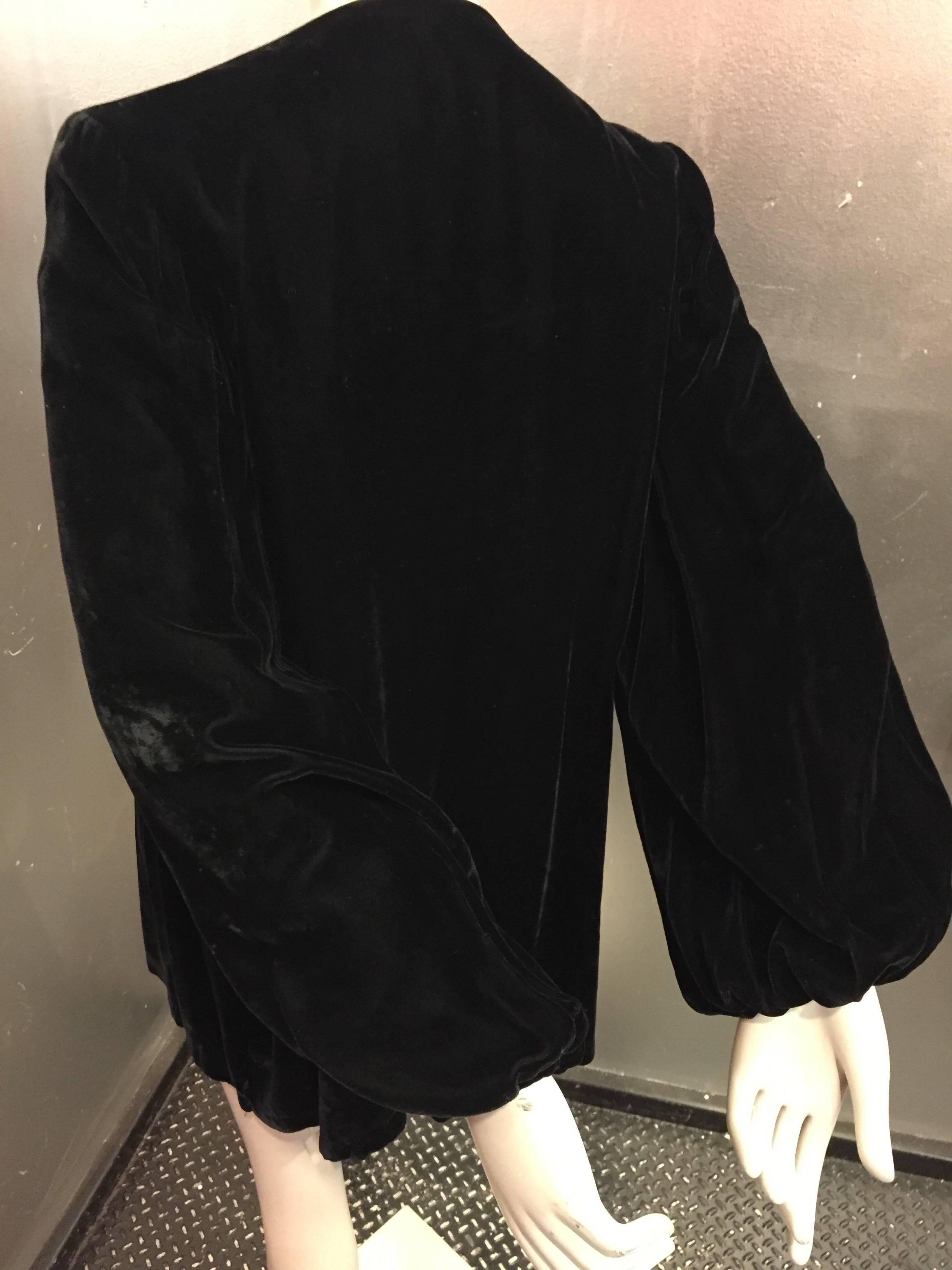 1940s Black Velvet Evening Coat with Gold Sequin Leaf Appliqué 1