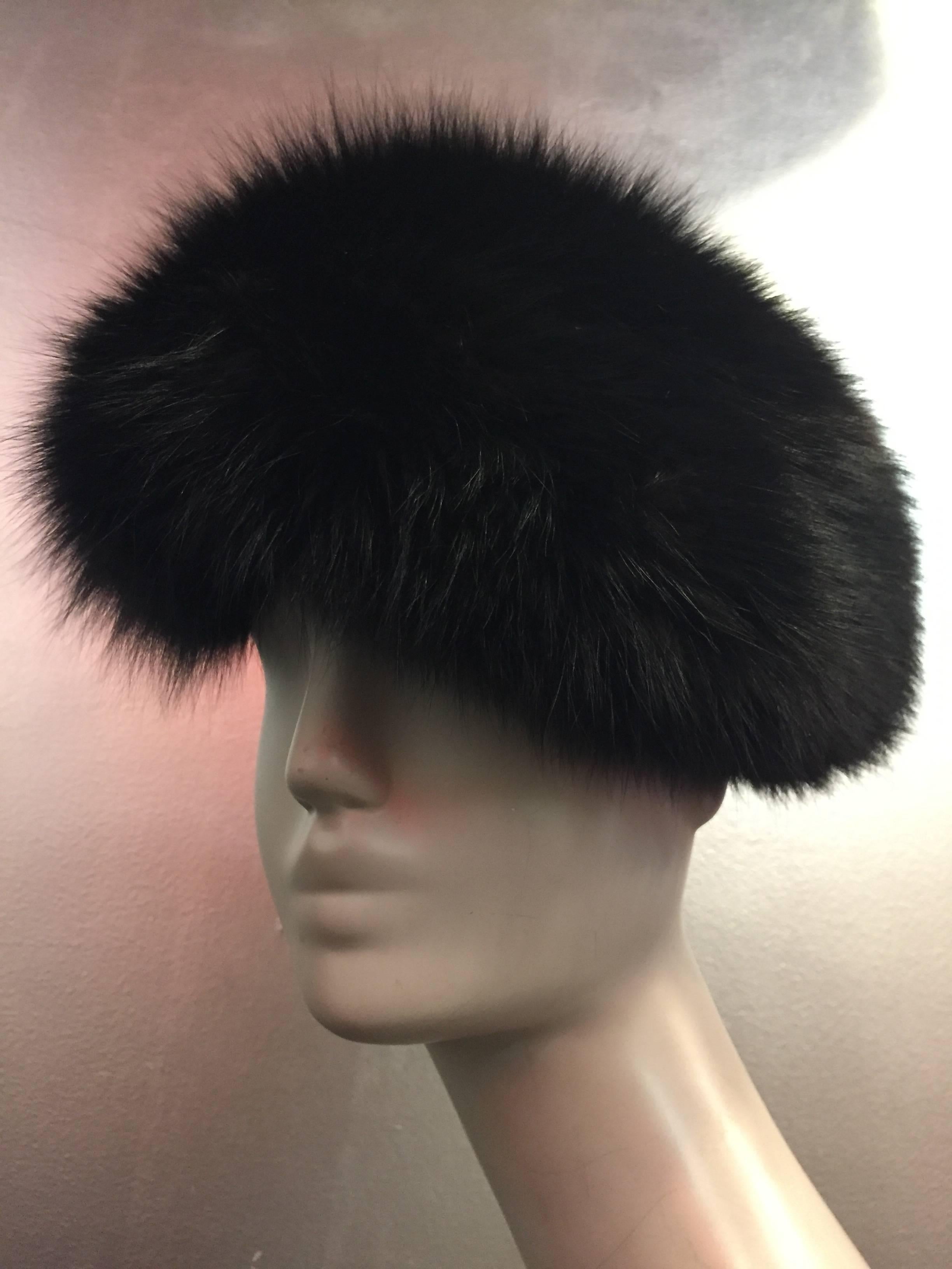 Luxurious 1960s Scalloped-Hem Black Fox Stole w/ Coordinating Halston Fox Hat 4