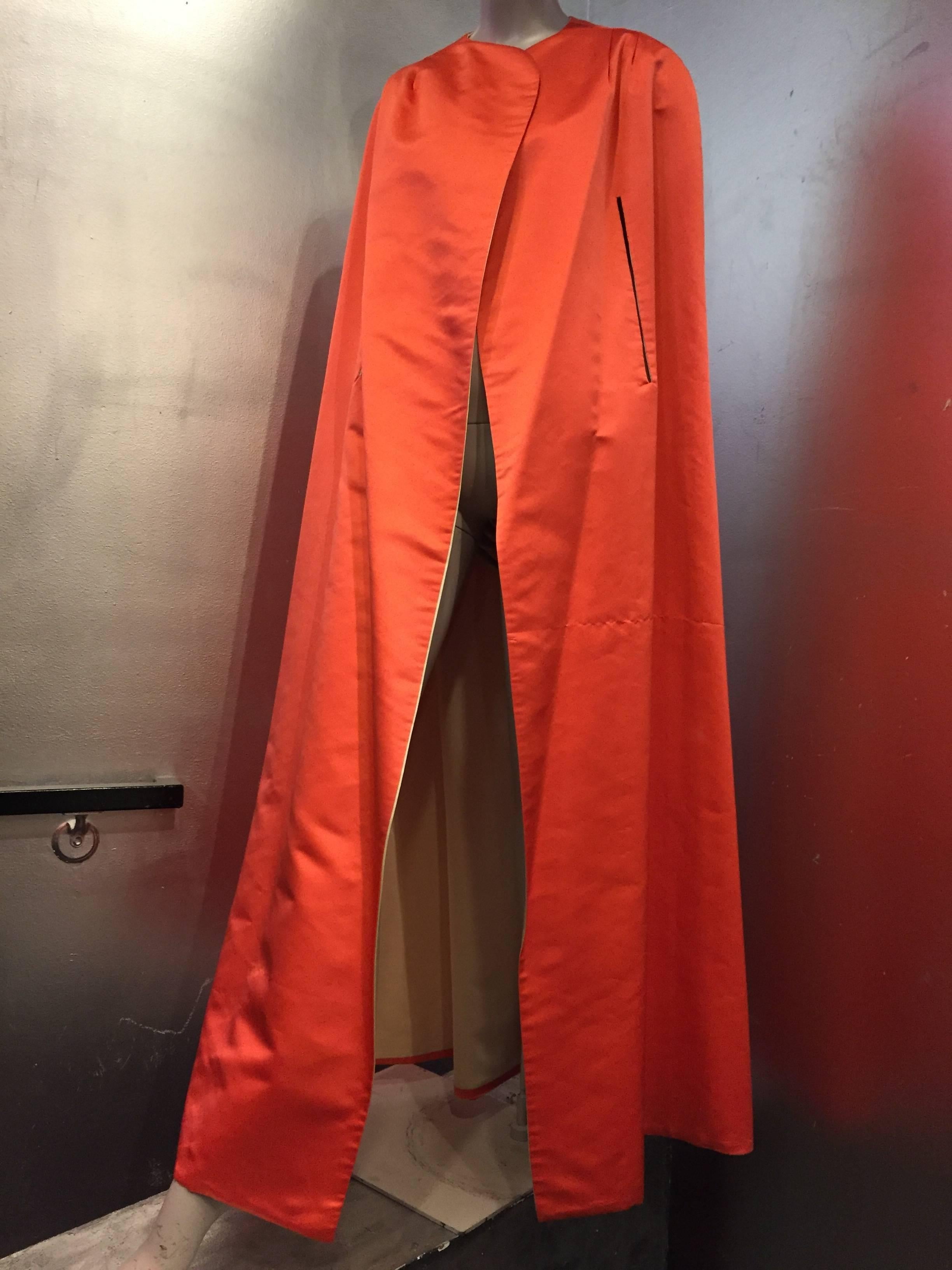 1950s Vivid Coral and Cream Reversible Silk-Satin Floor-Length Opera Cape In Excellent Condition In Gresham, OR