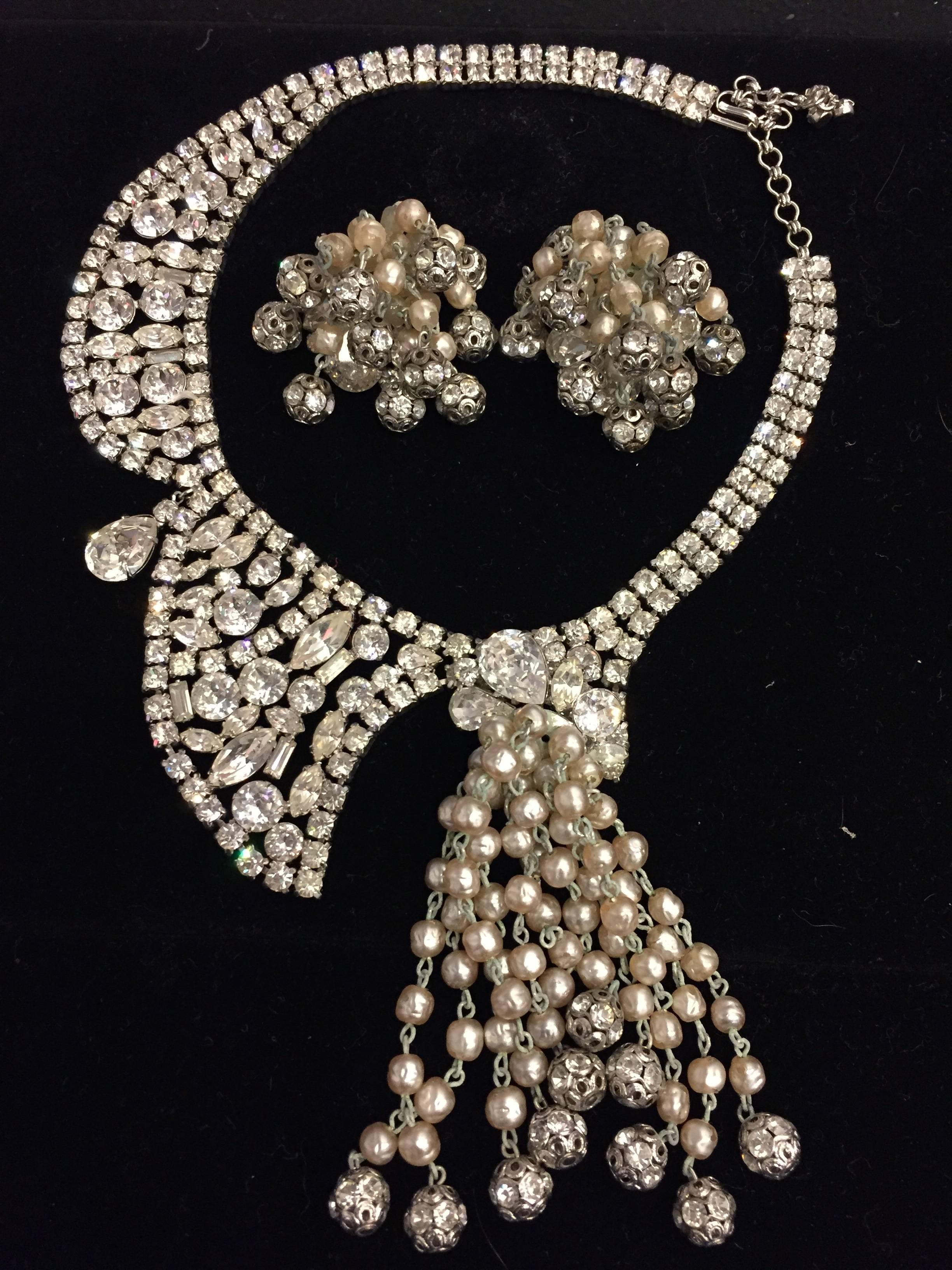 1950s Asymmetrical Cascading Tassel Necklace and Earring Set in Faux Pearl  In Excellent Condition In Gresham, OR