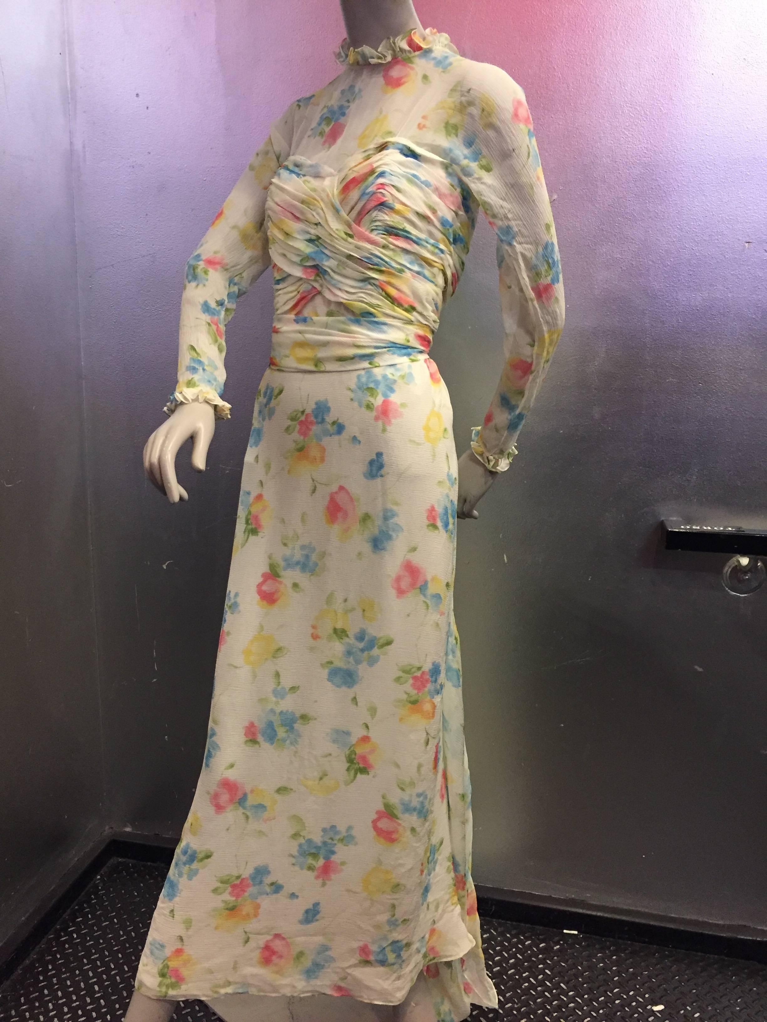 1980's Oscar De La Renta Cream Floral Printed Silk Chiffon Gown with Train  In Excellent Condition In Gresham, OR