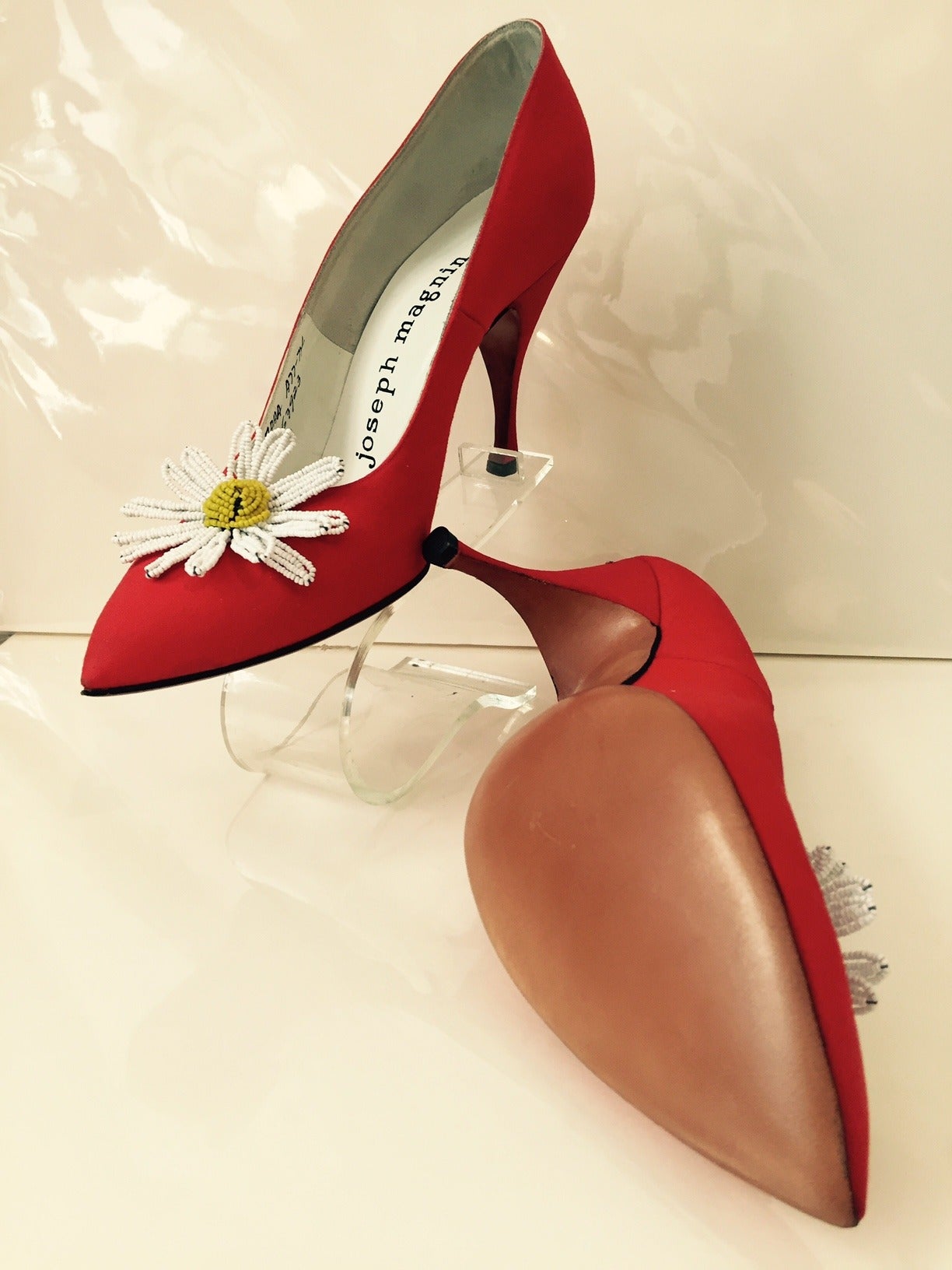 1950s Never-worn Herbert Levine orange crepe pointed toe stiletto pump with beaded daisy embellishment at vamp!