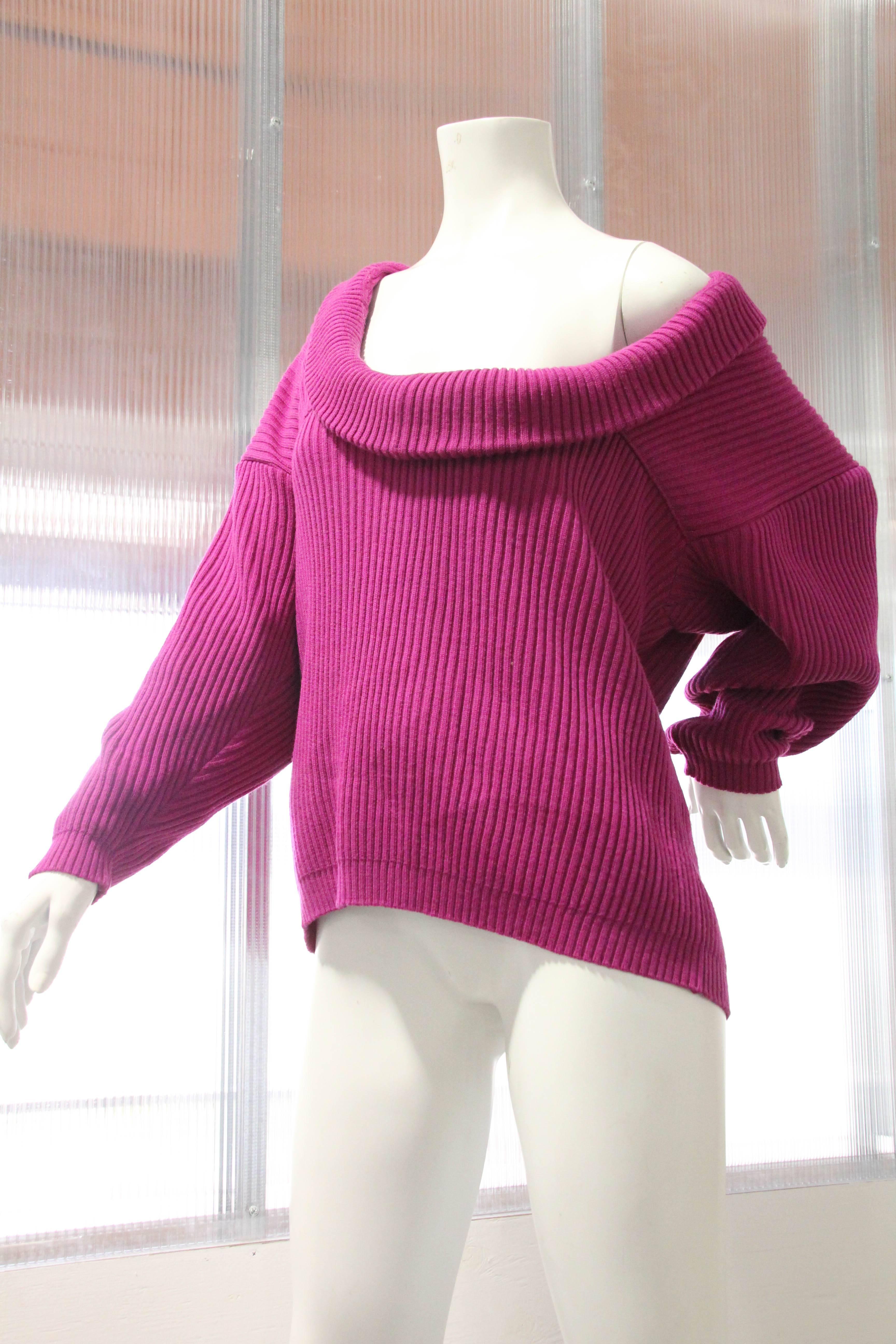 Women's 1980s Gianfranco Ferre Fuchsia Wool Rib-Knit Slouch-Style Sweater 