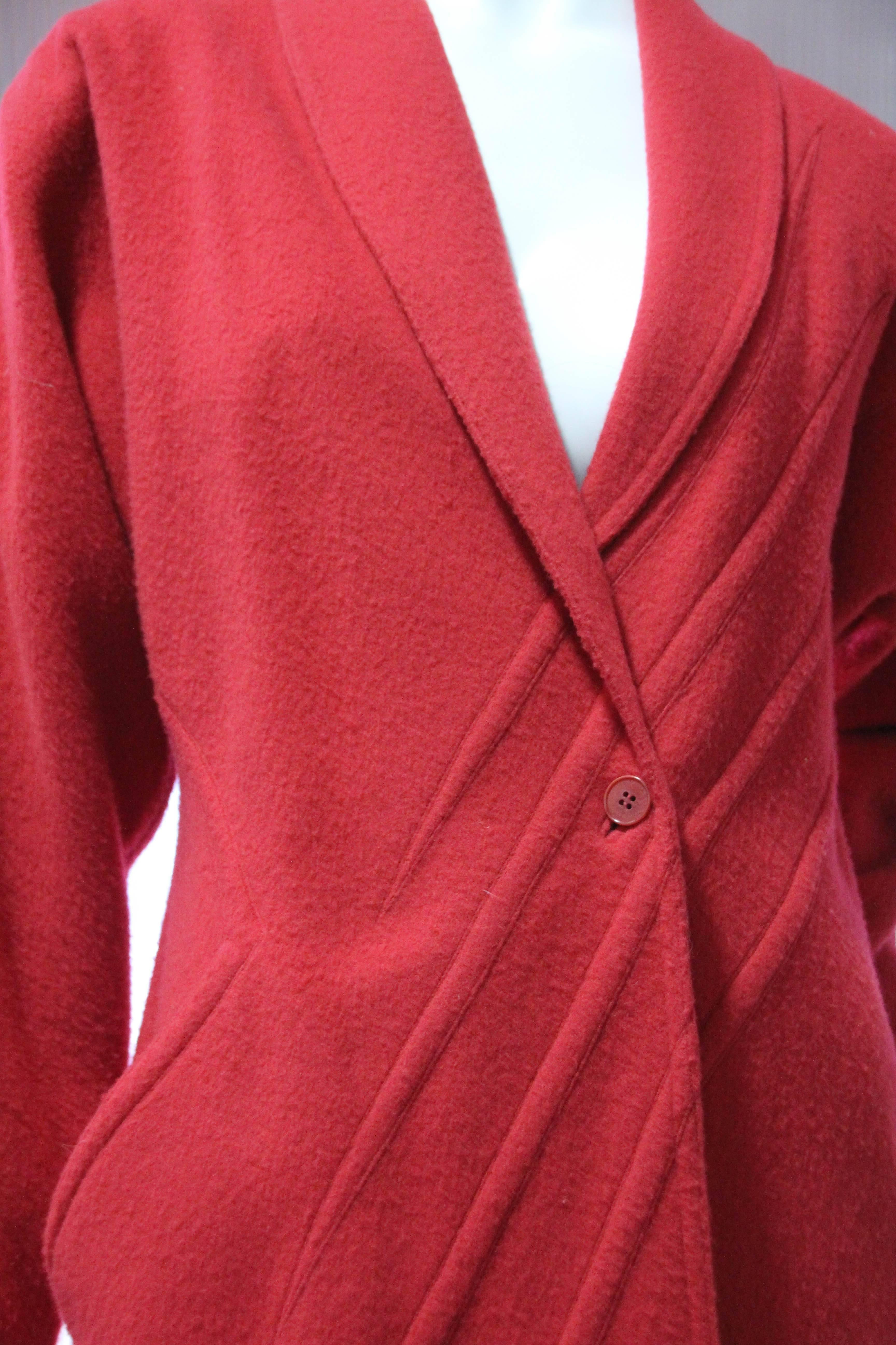 Women's 1980s Gianni Versace Primary Red Wool Coat w Angular Trapunto Stitching Details For Sale