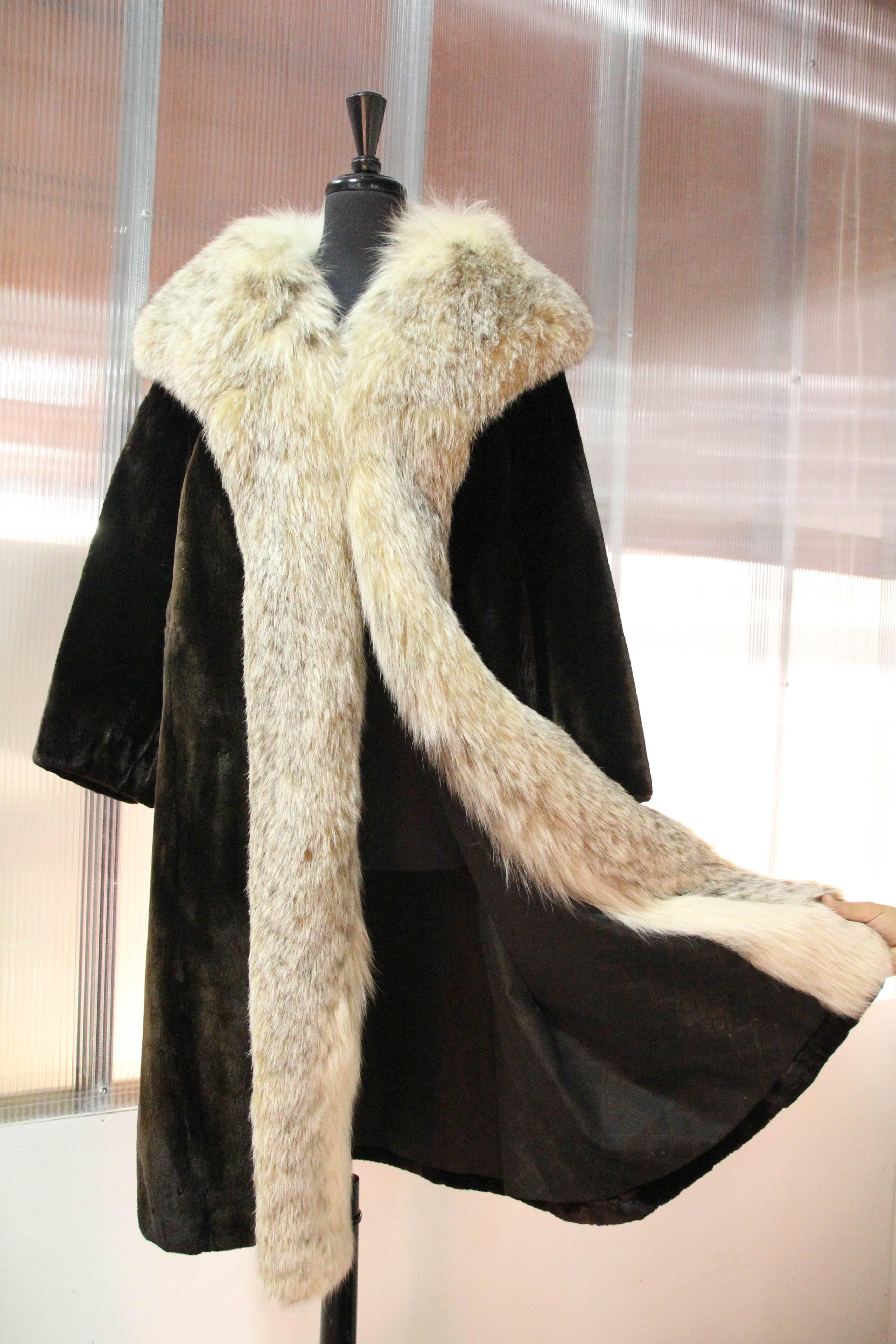 Herbert's Sheared Beaver Coat aus den 1960er Jahren mit Plüsch-Lyx-Kragen und Besatz im Zustand „Hervorragend“ im Angebot in Gresham, OR