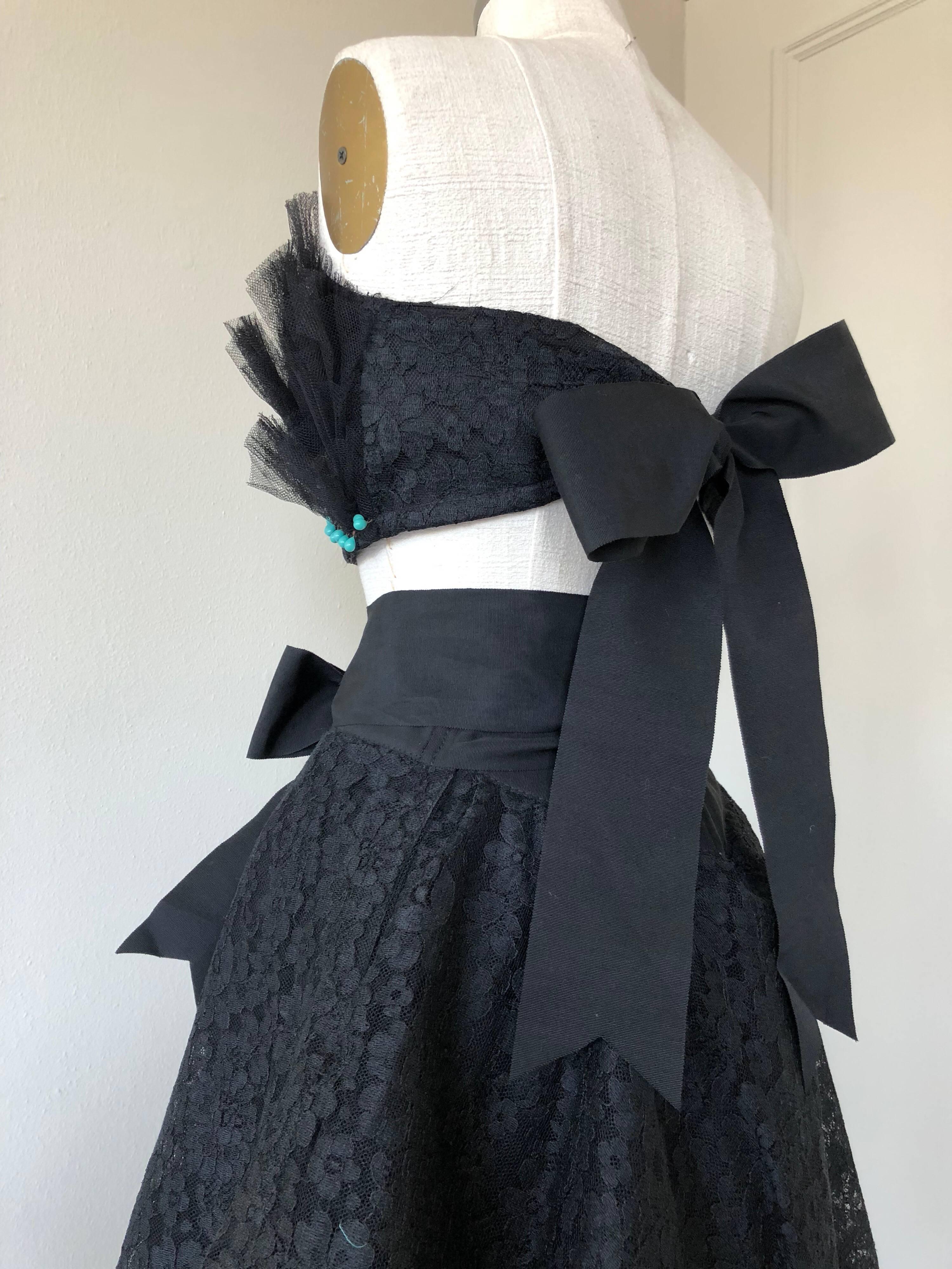1950s Black Lace & Tulle Skirt Ensemble W/ Colorful Silk Flower Applique For Sale 4