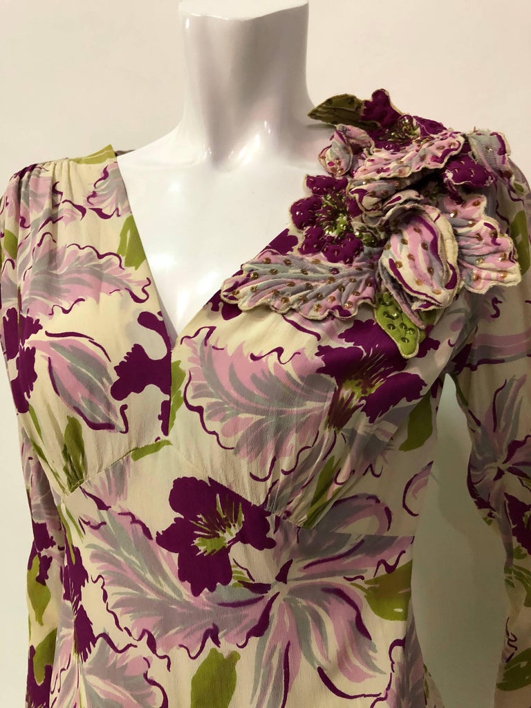 1940s Orchid Print Rayon Crepe Dress W/ Dramatic Orchid Corsage For Sale 3