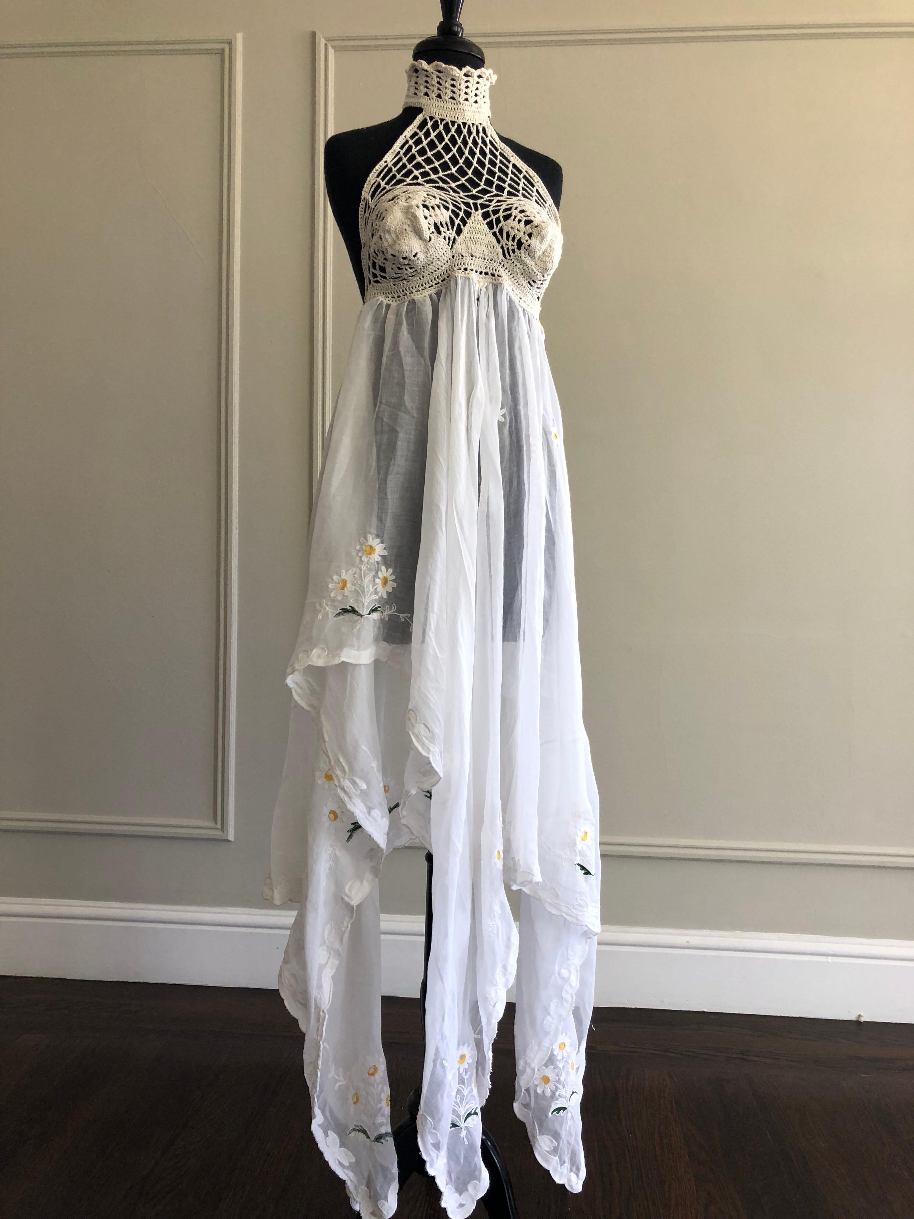 1970s-Style Crochet Halter Dress W/ Daisy Embroidered Linen Handkerchief Hem In Excellent Condition For Sale In Gresham, OR