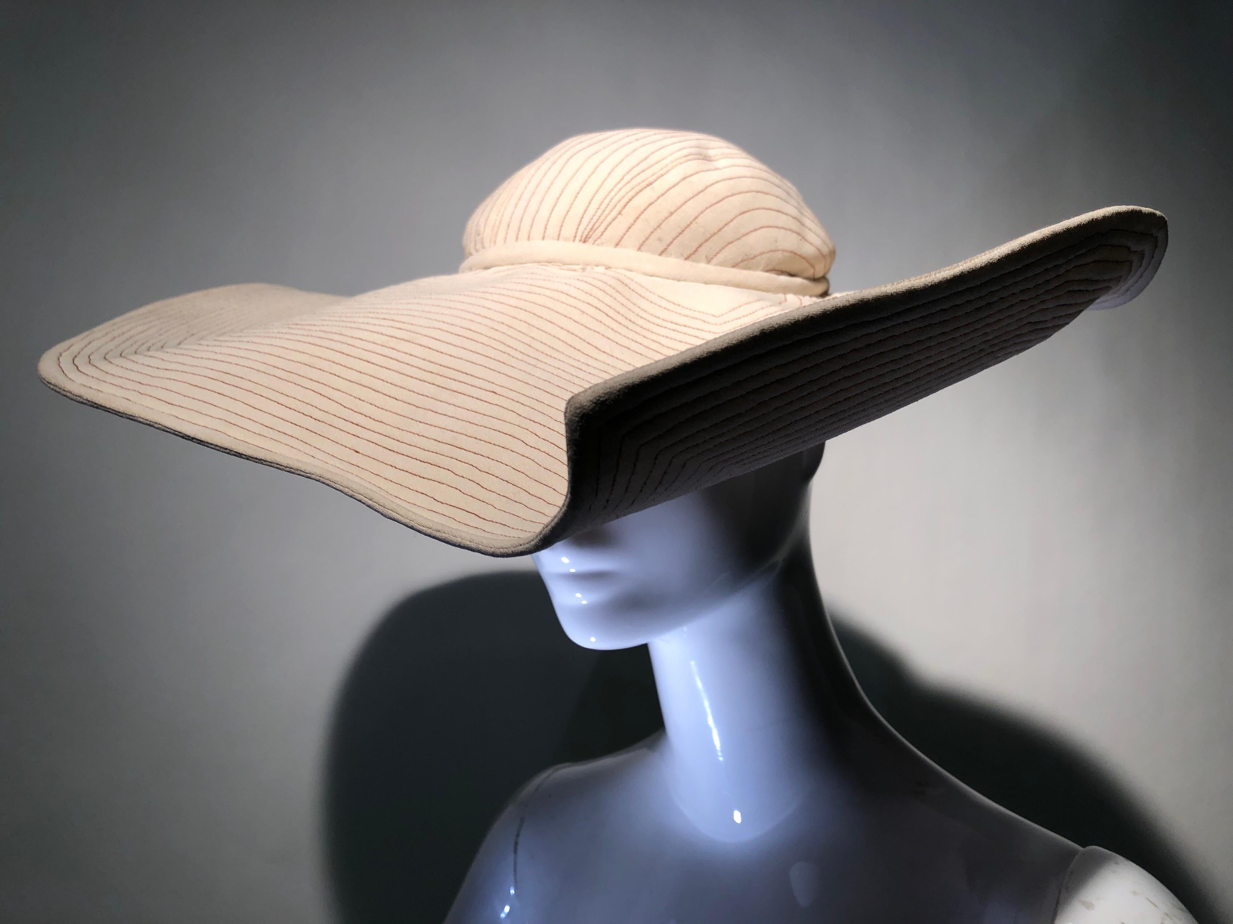 1930s Lucille Morgan Eggshell Summer Crepe Picture Hat With Trapunto Stitching In Excellent Condition For Sale In Gresham, OR