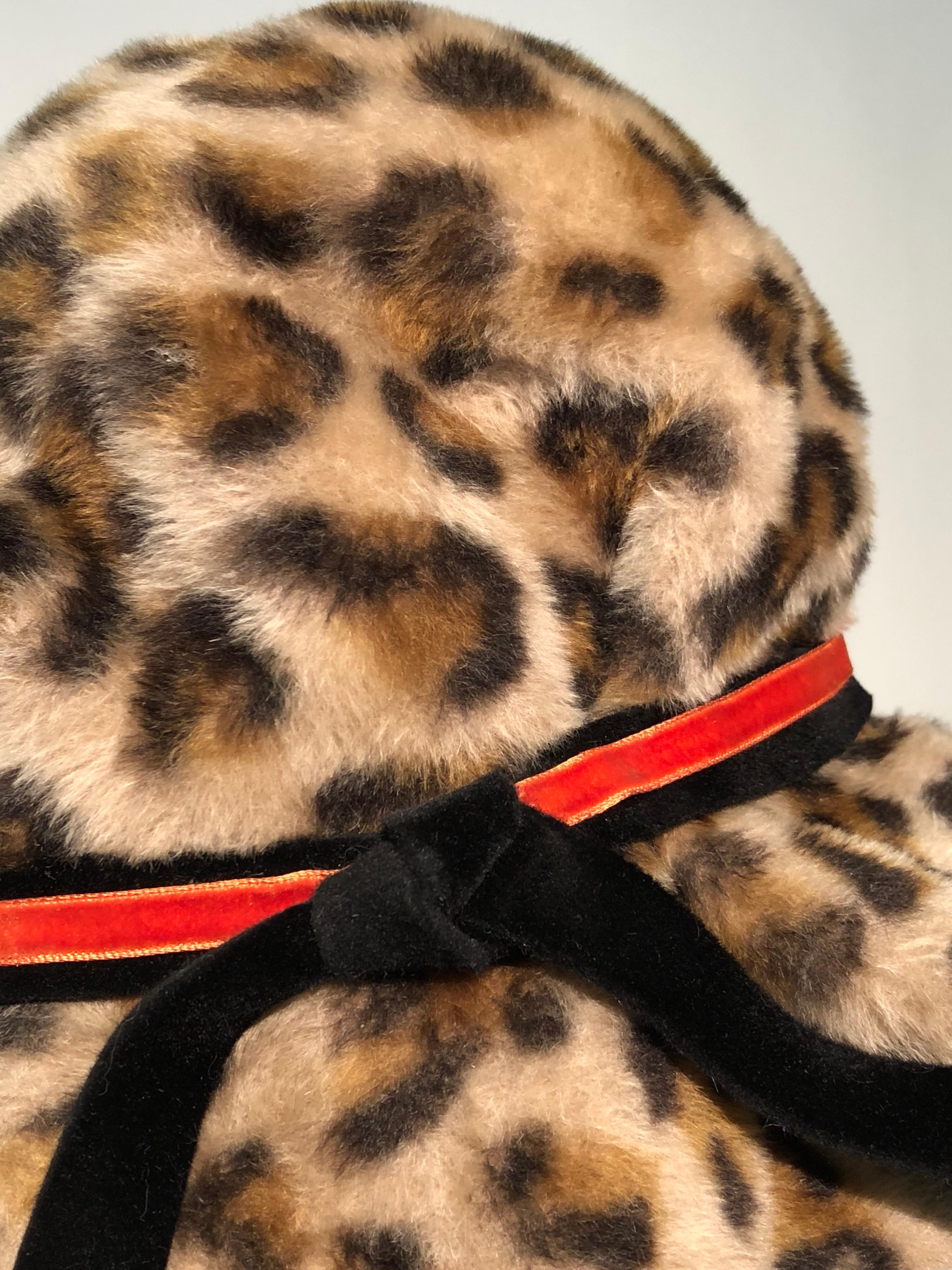 1960s Mr. John Leopard Print Bucket Mod Hat In Fur Felt W/ Orange Velvet Ribbon For Sale 1
