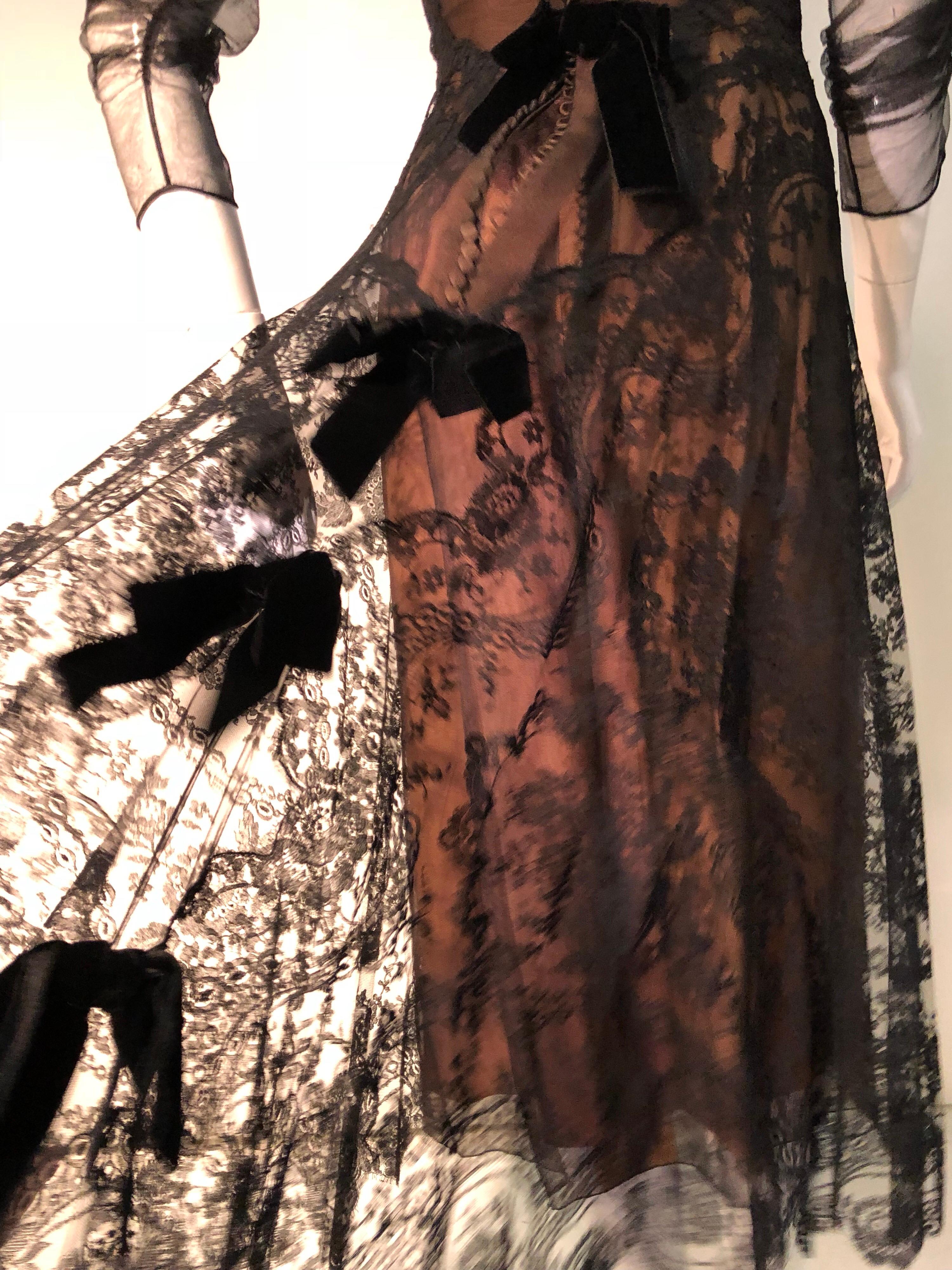 1950er Irene Tabaknetz trägerloses Kleid mit schöner Chantilly Spitze über Kleid, 1950er Jahre 1