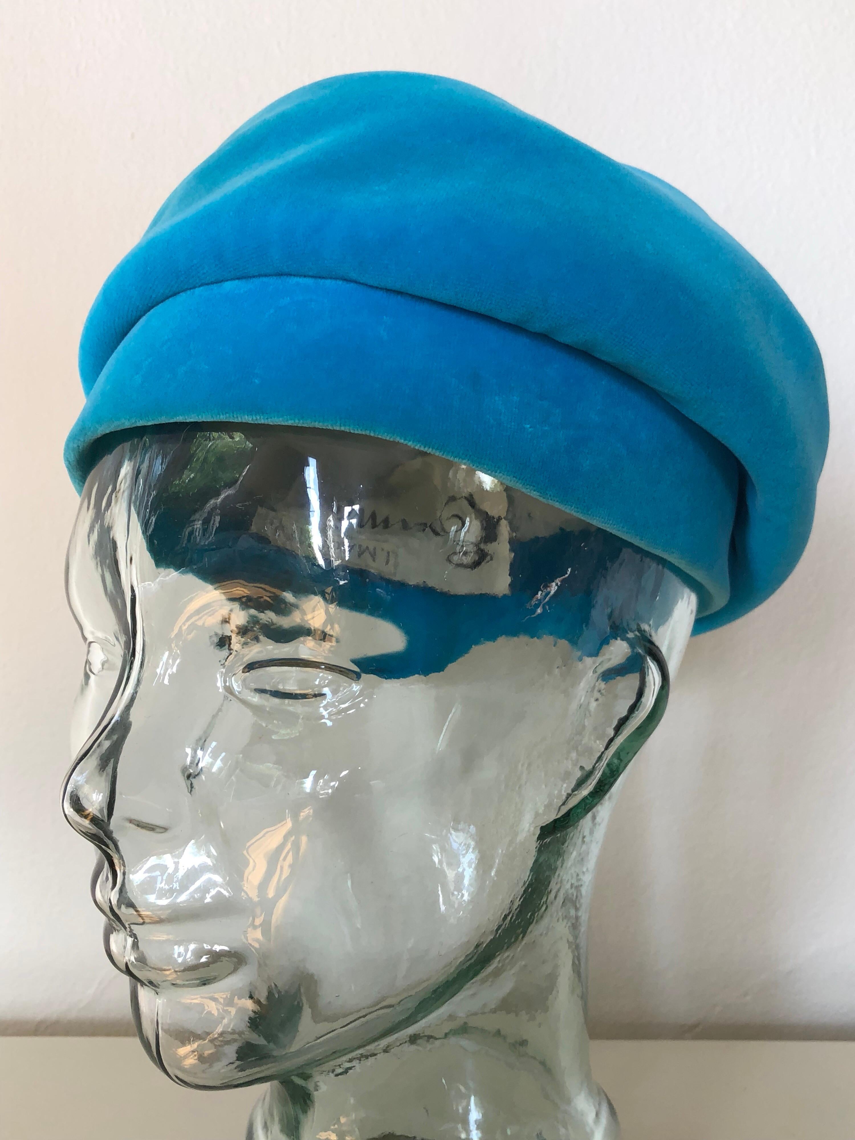 1960s Emme Turquoise Velveteen Banded Beret Hat W/ Structured Top Knob 2