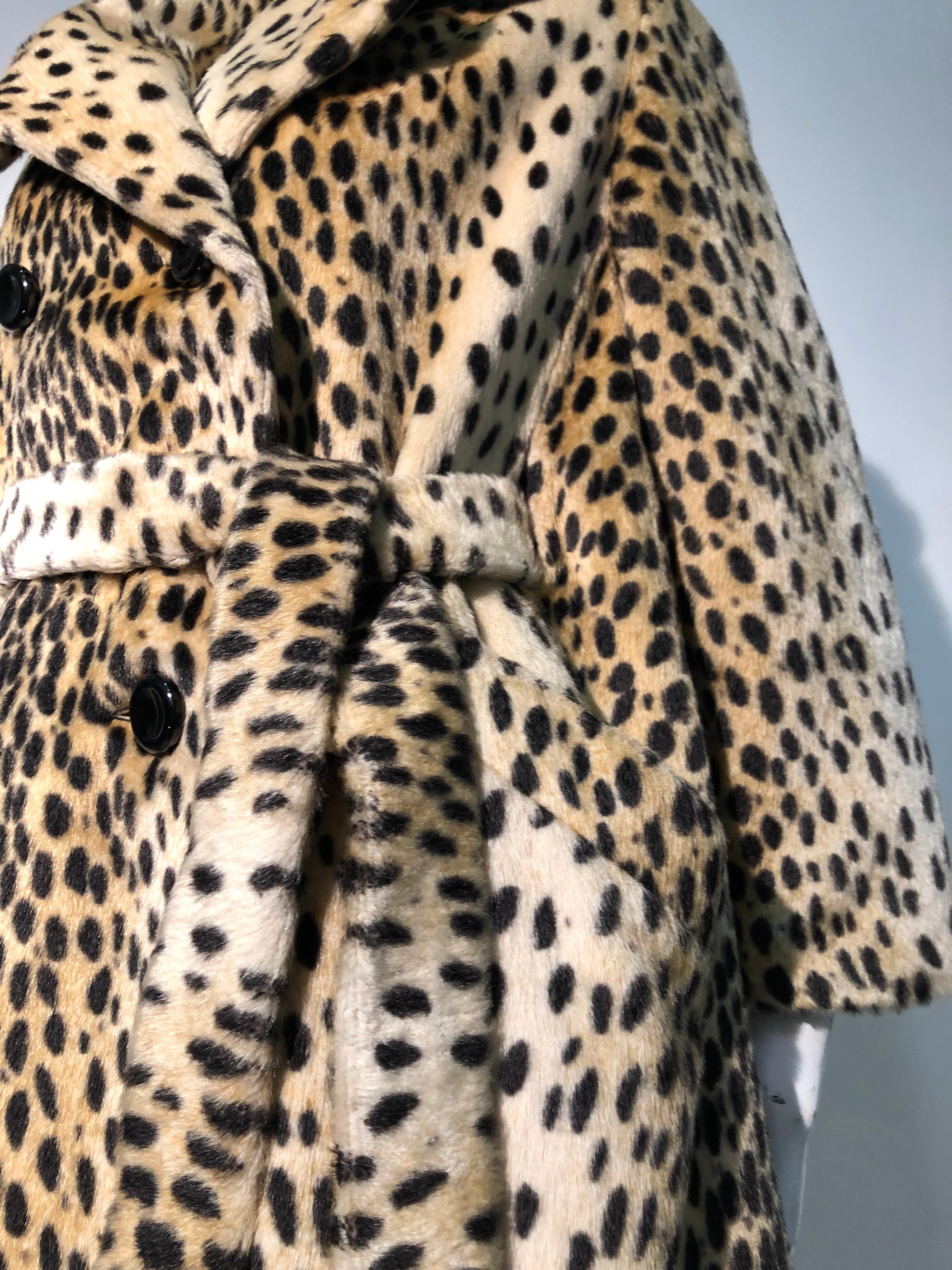 1960s Safari Faux Cheetah Fur Double-Breasted Trench-Style Coat W/ Belt In Excellent Condition In Gresham, OR