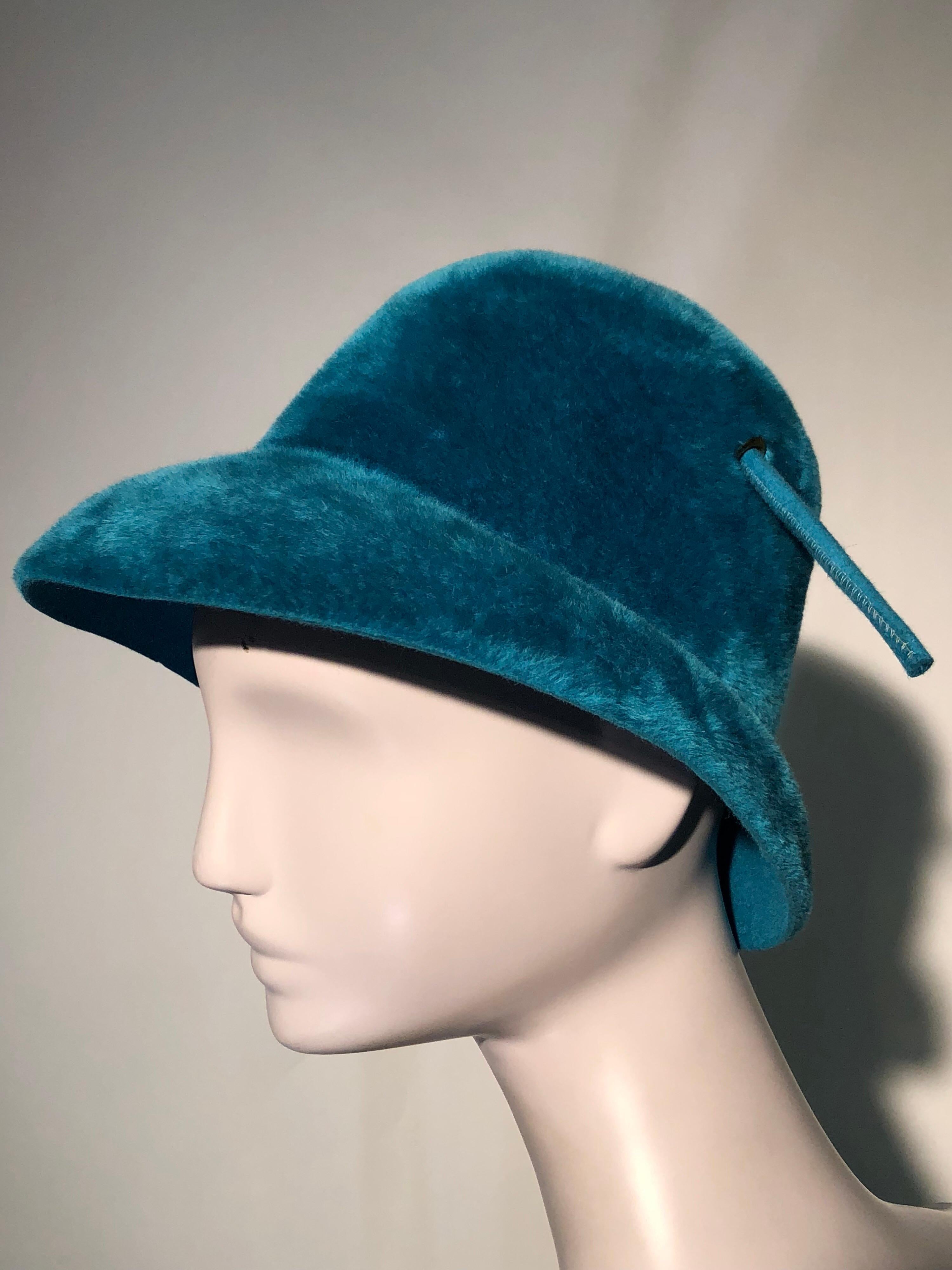 1960s Adolfo Turquoise Fur Felt Mod Hat W/ Pom Pom In Excellent Condition In Gresham, OR