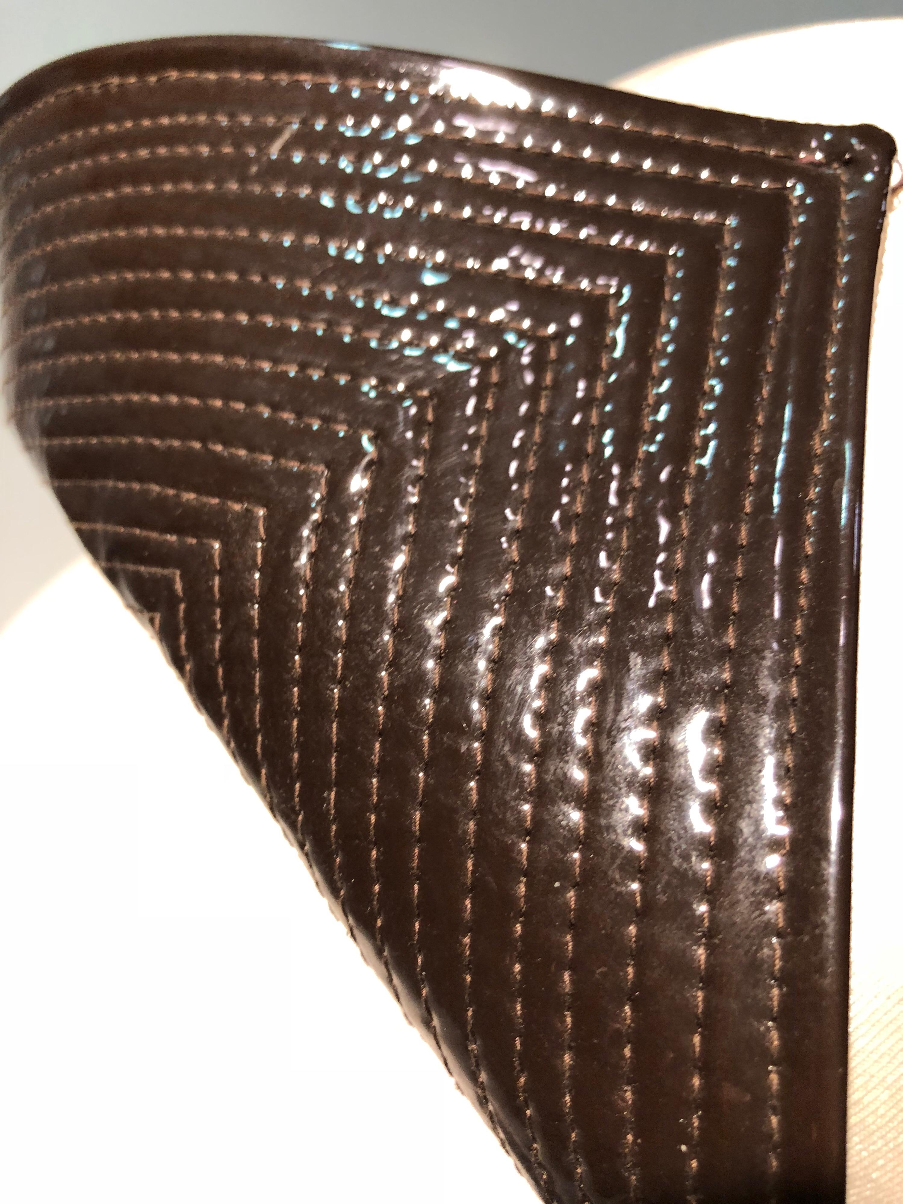 Cappello mod. Mr. Johns 1960 in Faille avorio con tesa larga in vernice Brown Trapunto Stitch by Stitch in vendita 4