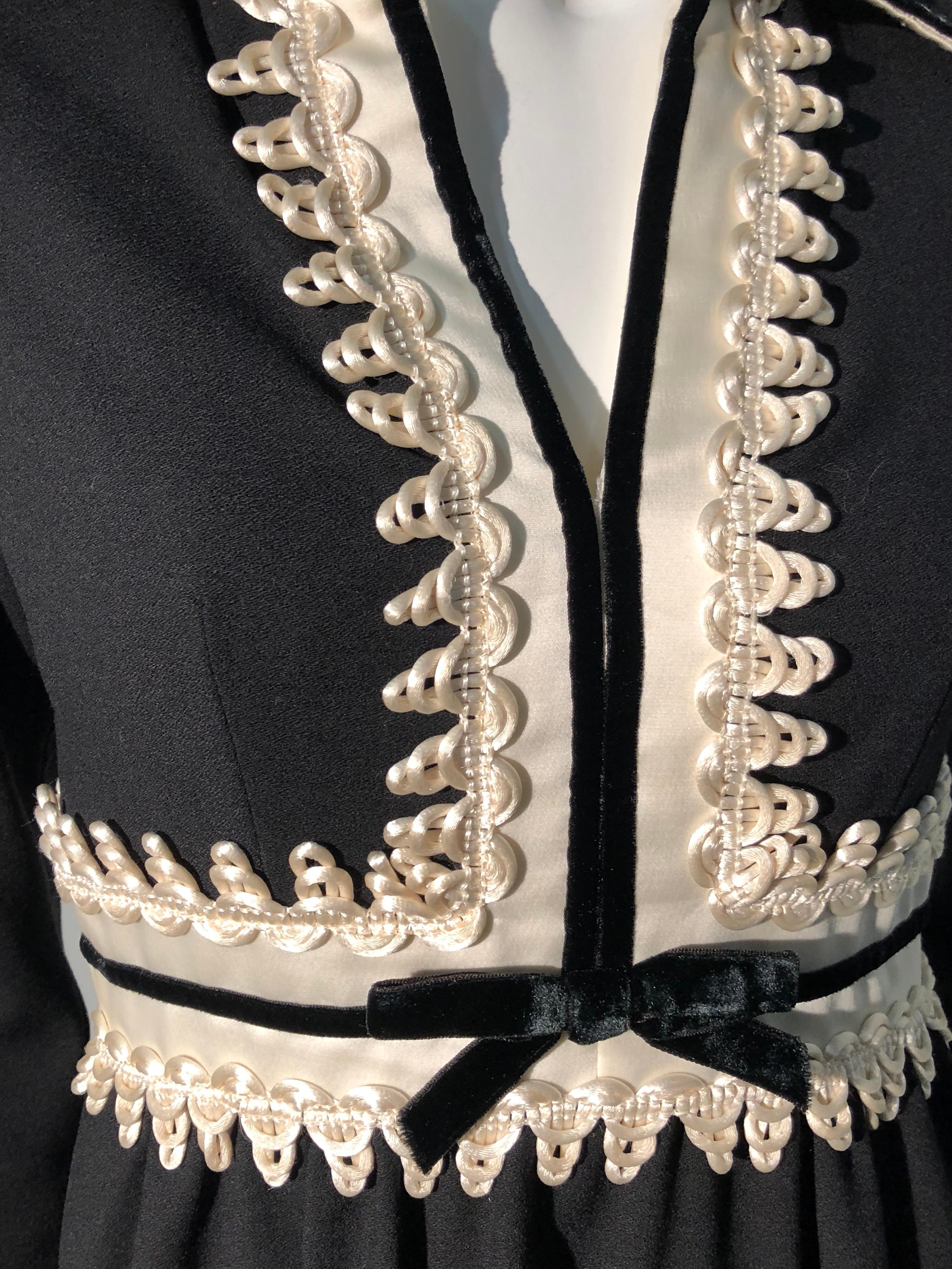1960s Oscar de La Renta Black Crepe Mini Dress W/ White Inset Waist & Neckline 7