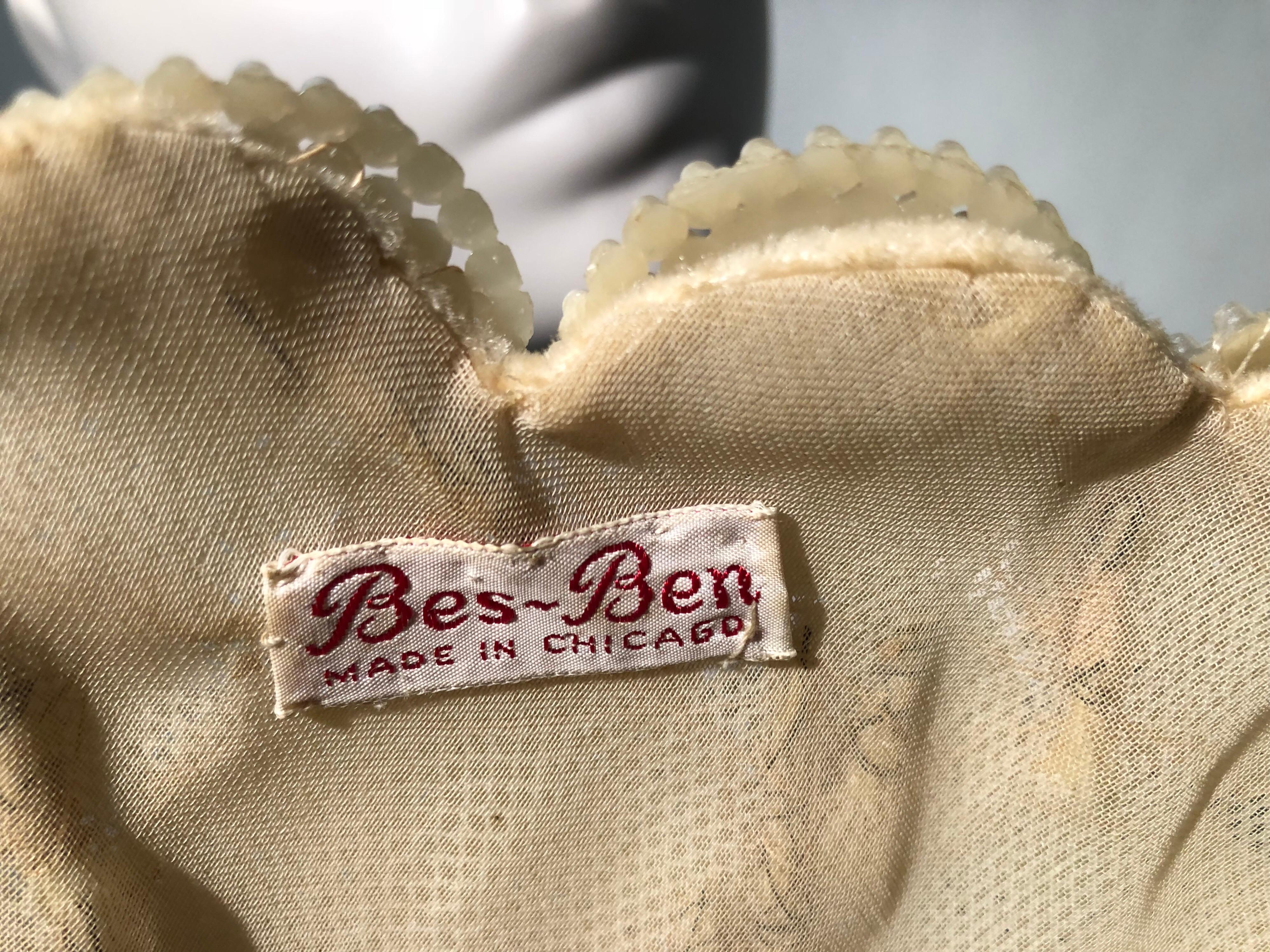 1950s Bes-Ben Ivory Feather & Pearl Medallion Cocktail Hat For Sale 13
