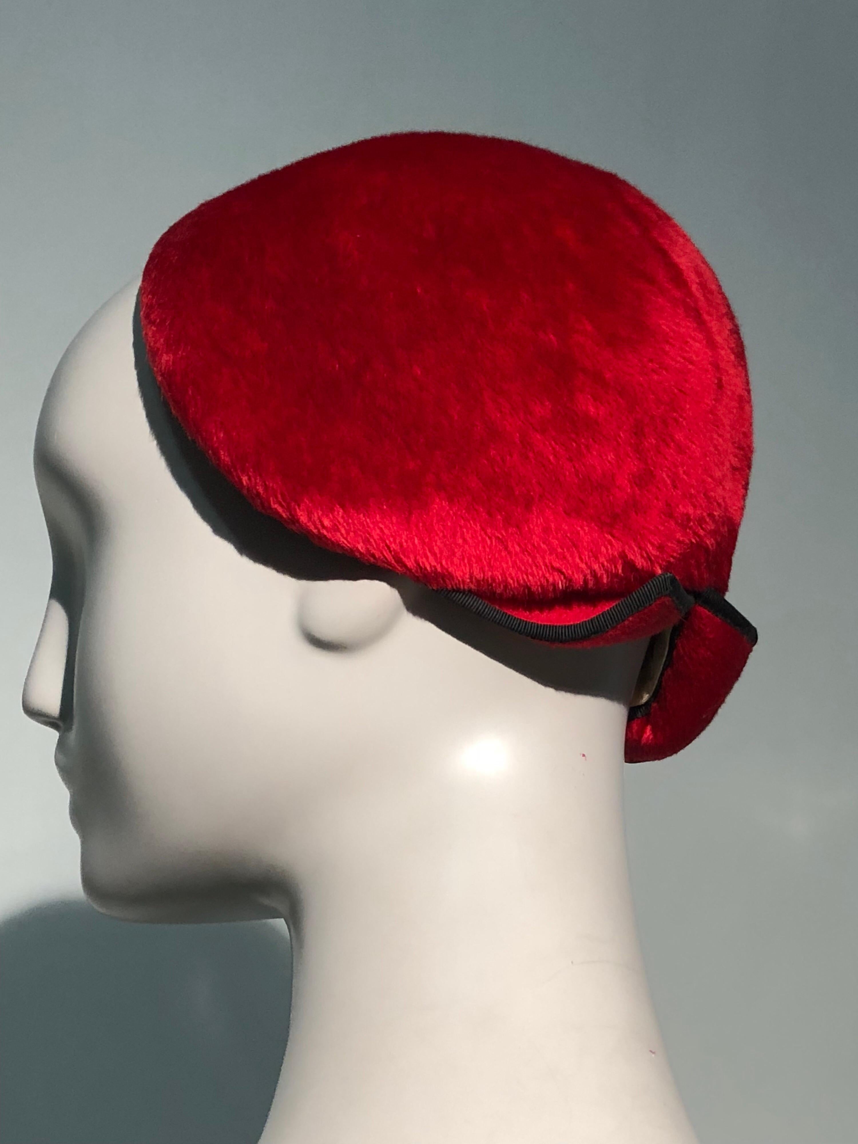 1950s John Frederics Cardinal Red Fur Felt Cloche Hat W/ Black Trim  For Sale 3