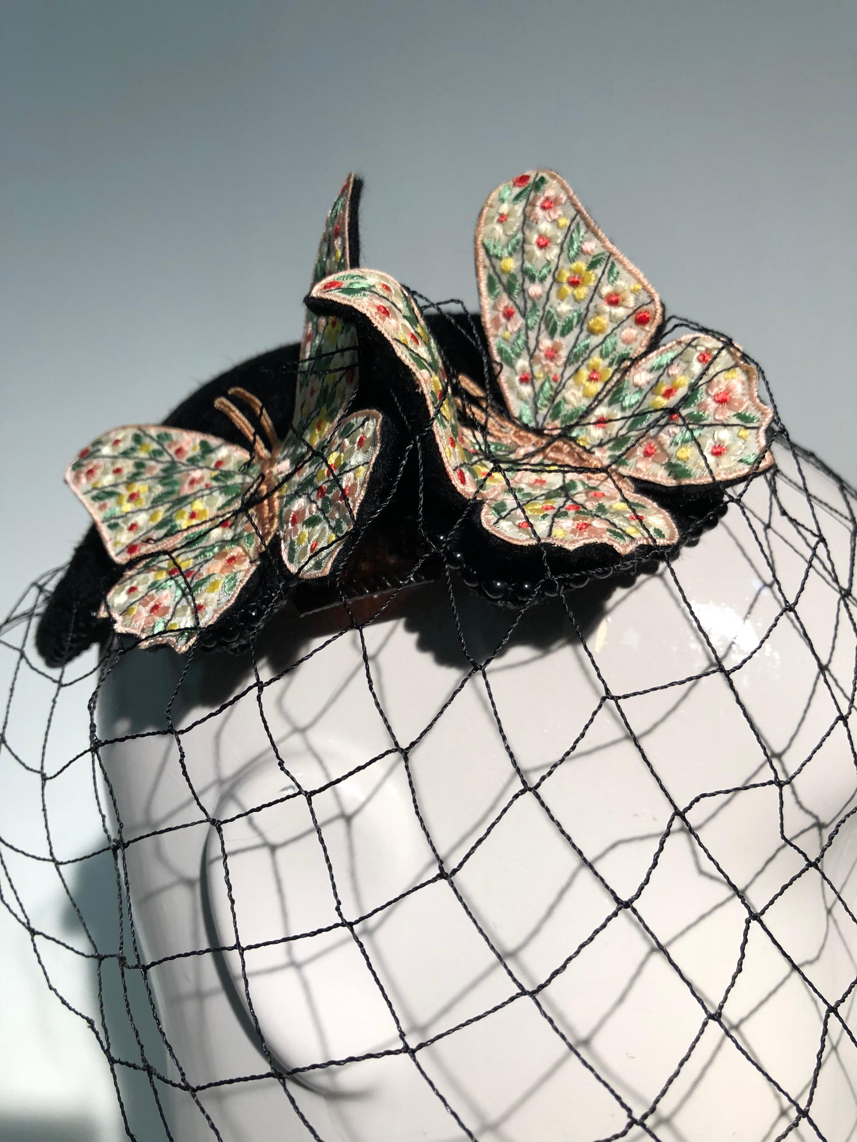 1966 Bes-Ben Black Felt Hat W/ Floral Embroidered Butterflies Bead Trim & Net  In Excellent Condition In Gresham, OR