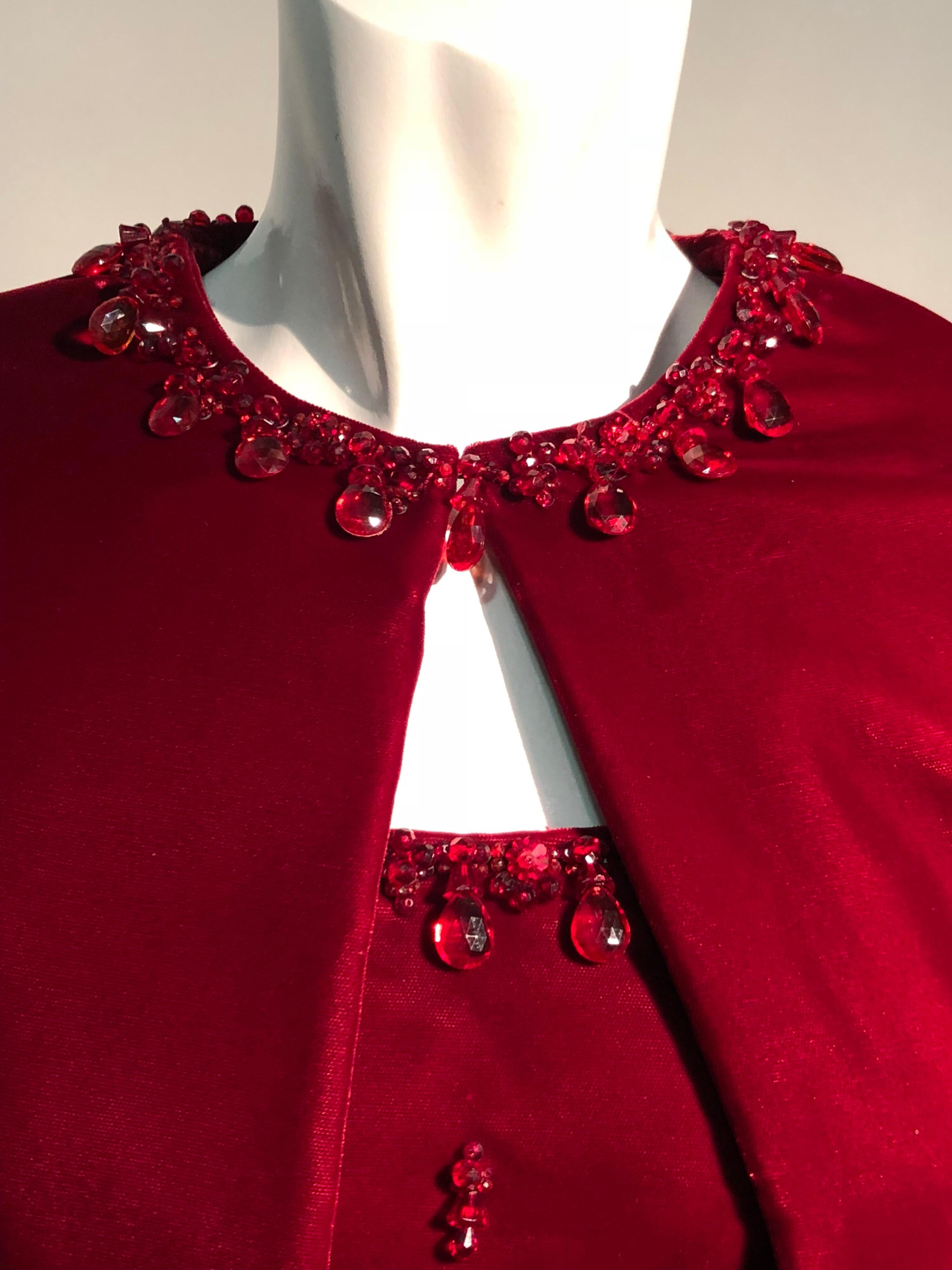 1960s Nina Ricci Couture Ruby Velvet Gown & Cape Ensemble W/ Heavy Bead Trim  For Sale 3