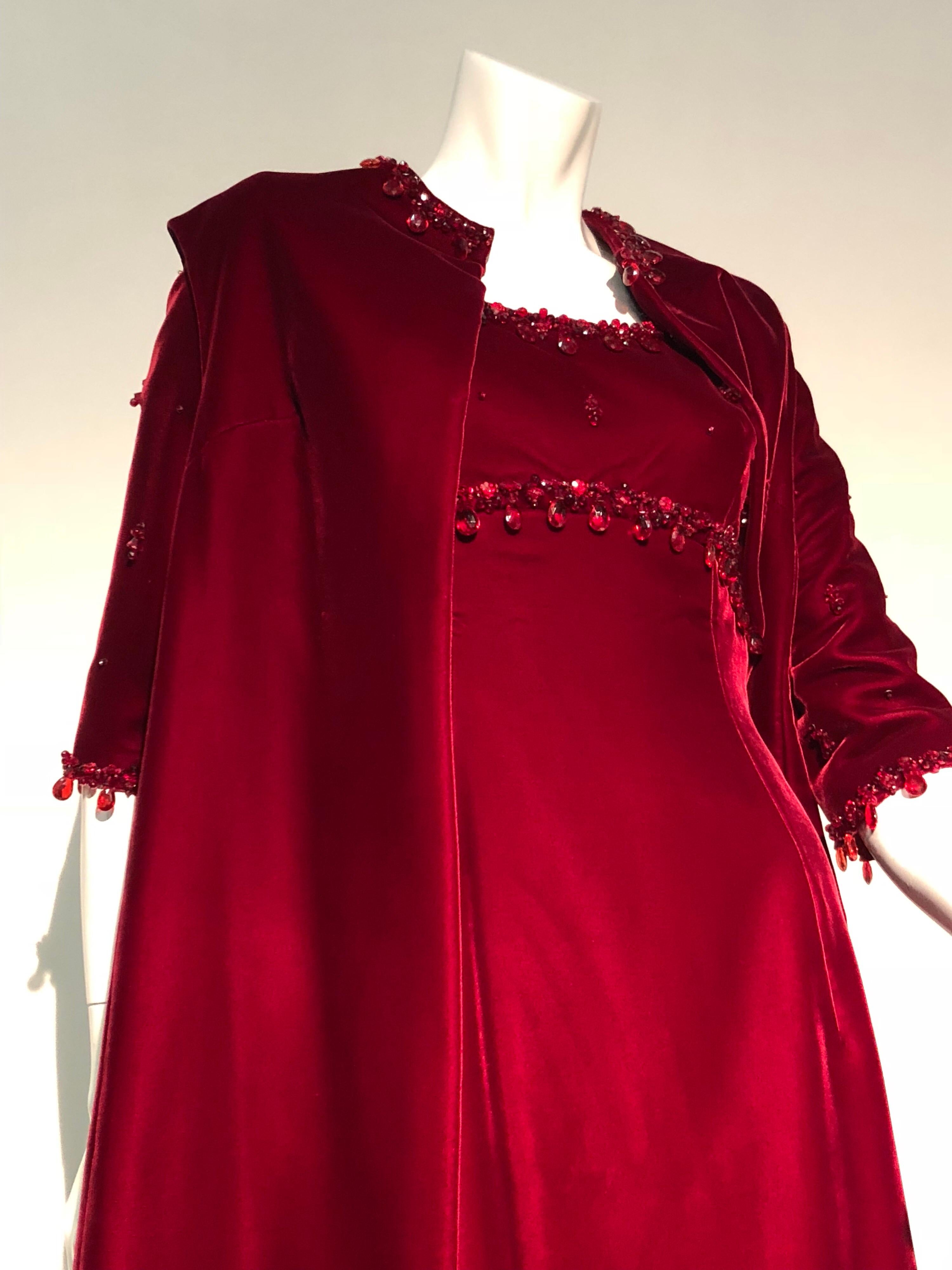 1960s Nina Ricci Couture Ruby Velvet Gown & Cape Ensemble W/ Heavy Bead Trim  For Sale 10