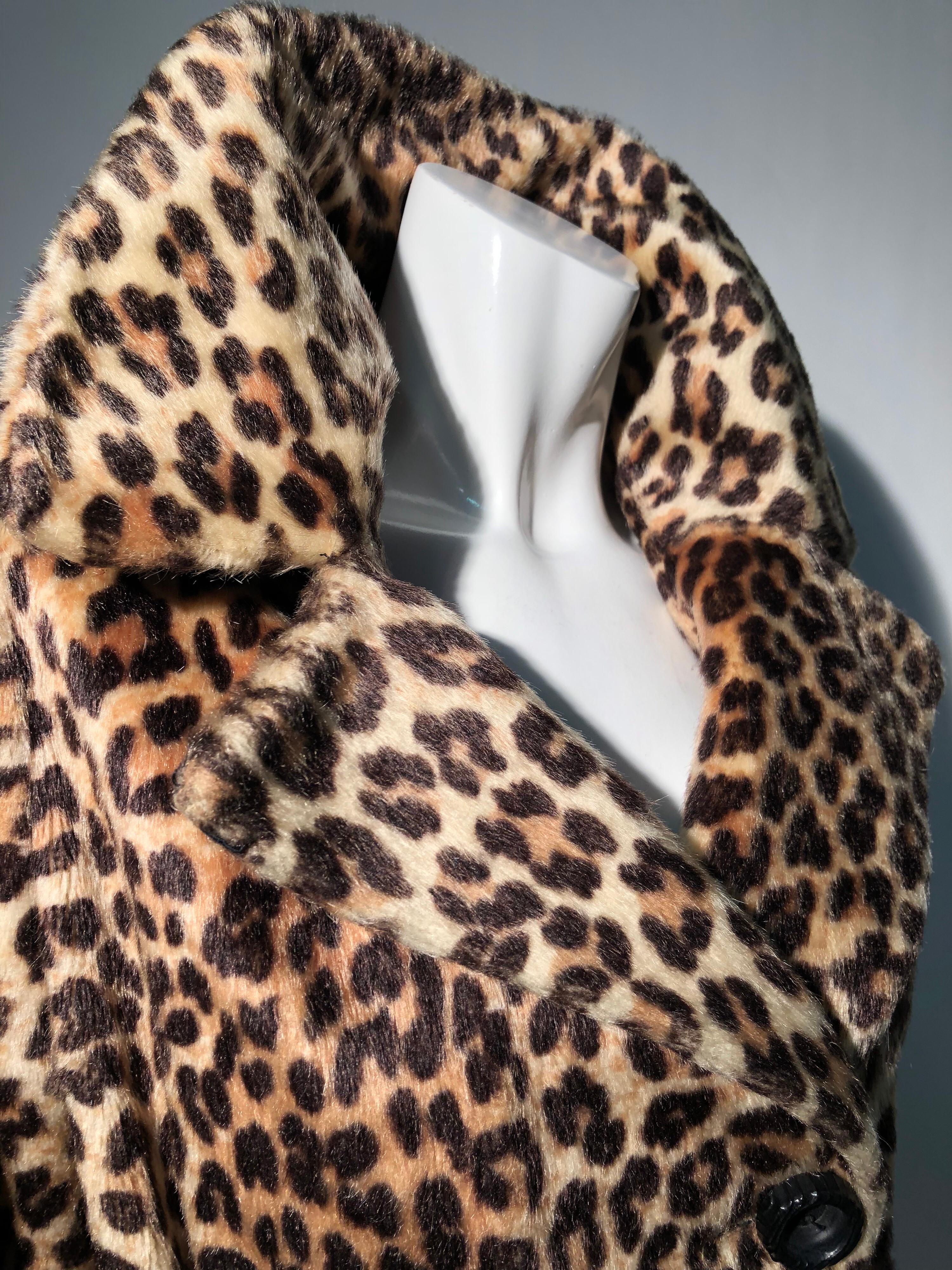 1960s Faux Leopard Fur Trench Coat W/ Original Belt By Somali  For Sale 2