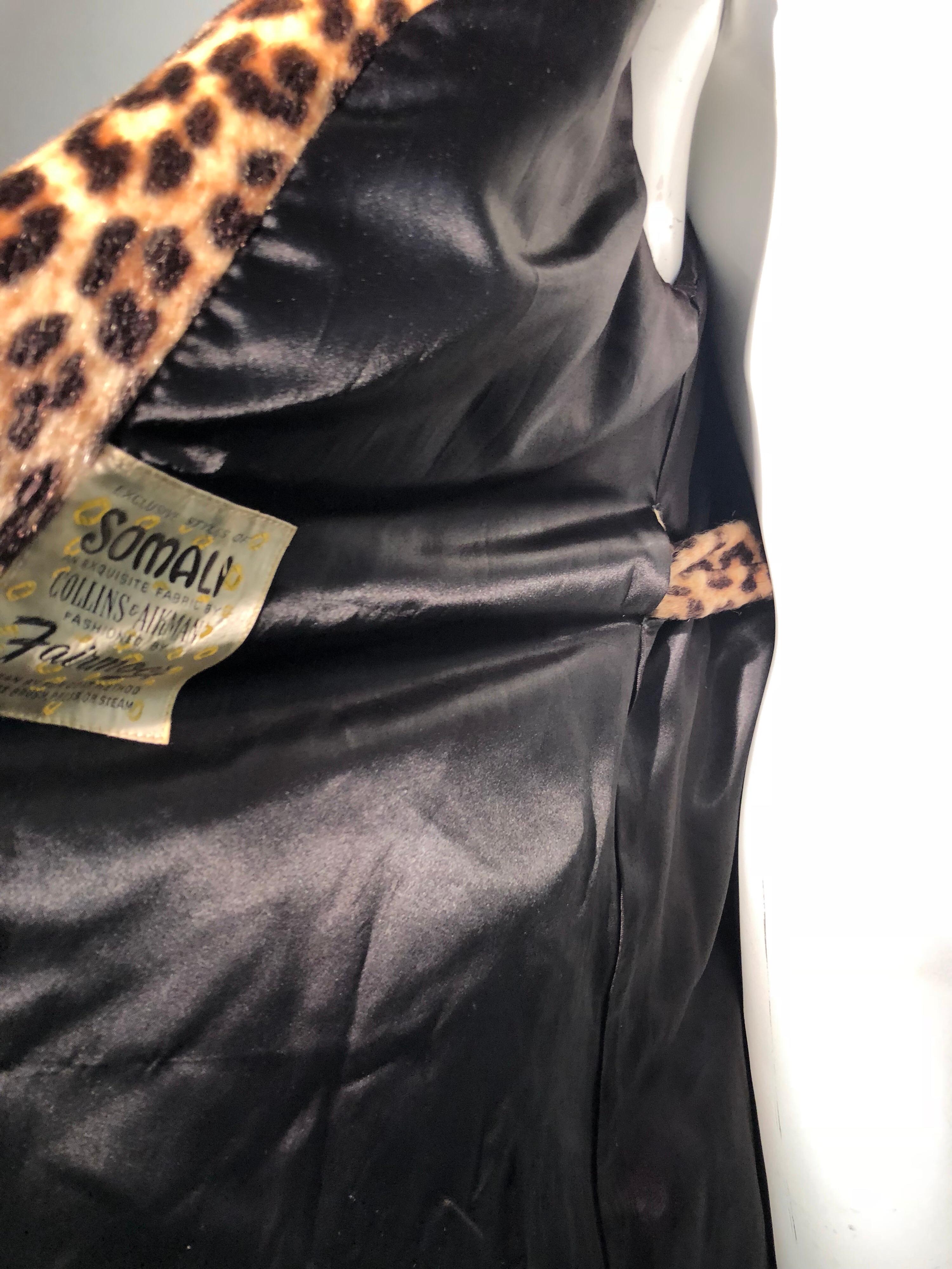 Trench-coat en fausse fourrure léopard des années 1960 avec ceinture d'origine par Somali  en vente 6