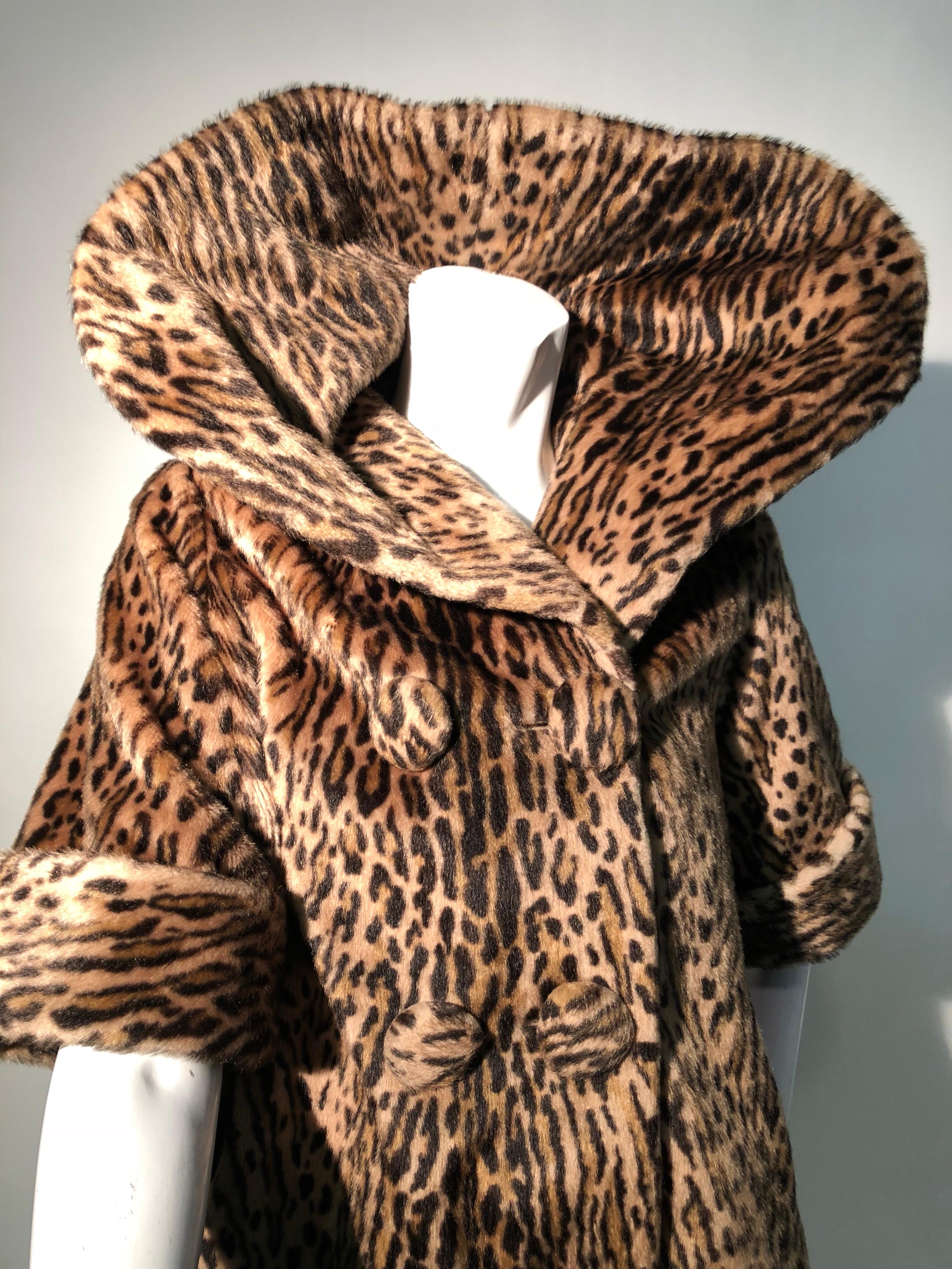 1950s Kashan Faux Leopard Fur Swing Coat With Shawl Collar  In Excellent Condition In Gresham, OR