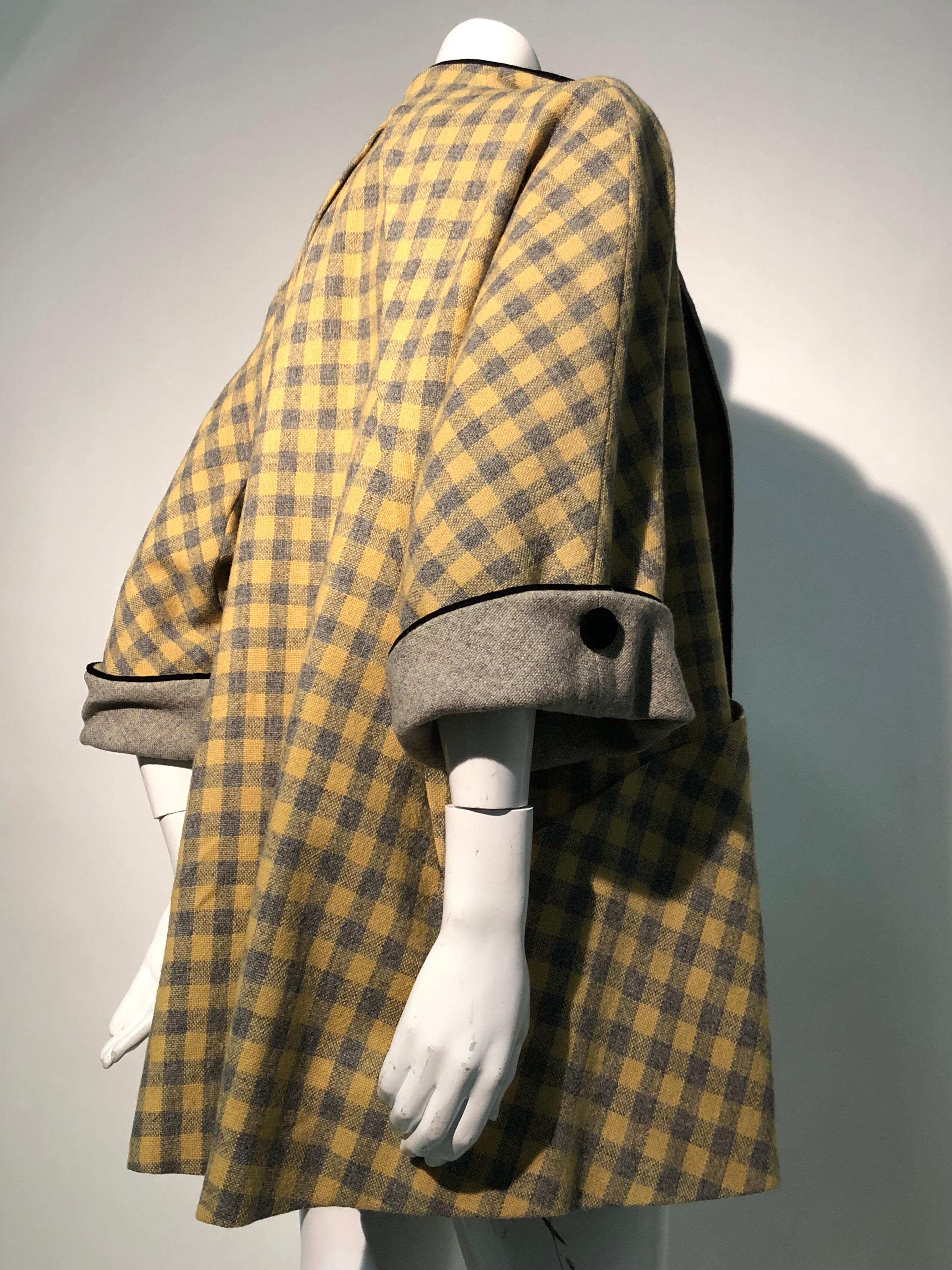 1950s Pierre Benoit Yellow & Gray Checked Wool Stroller Coat W/ Velvet Buttons In Excellent Condition For Sale In Gresham, OR