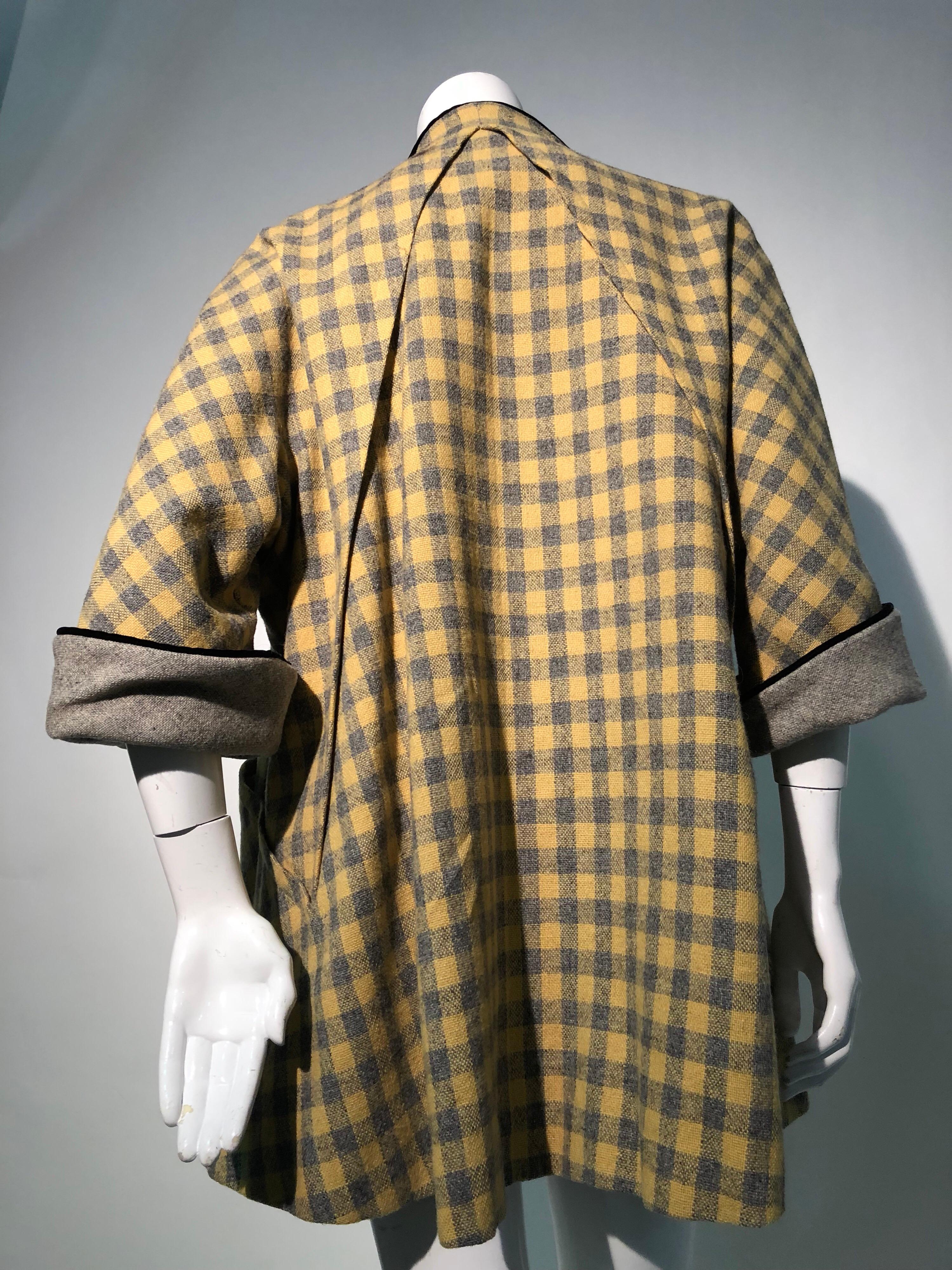1950s Pierre Benoit Yellow & Gray Checked Wool Stroller Coat W/ Velvet Buttons For Sale 2