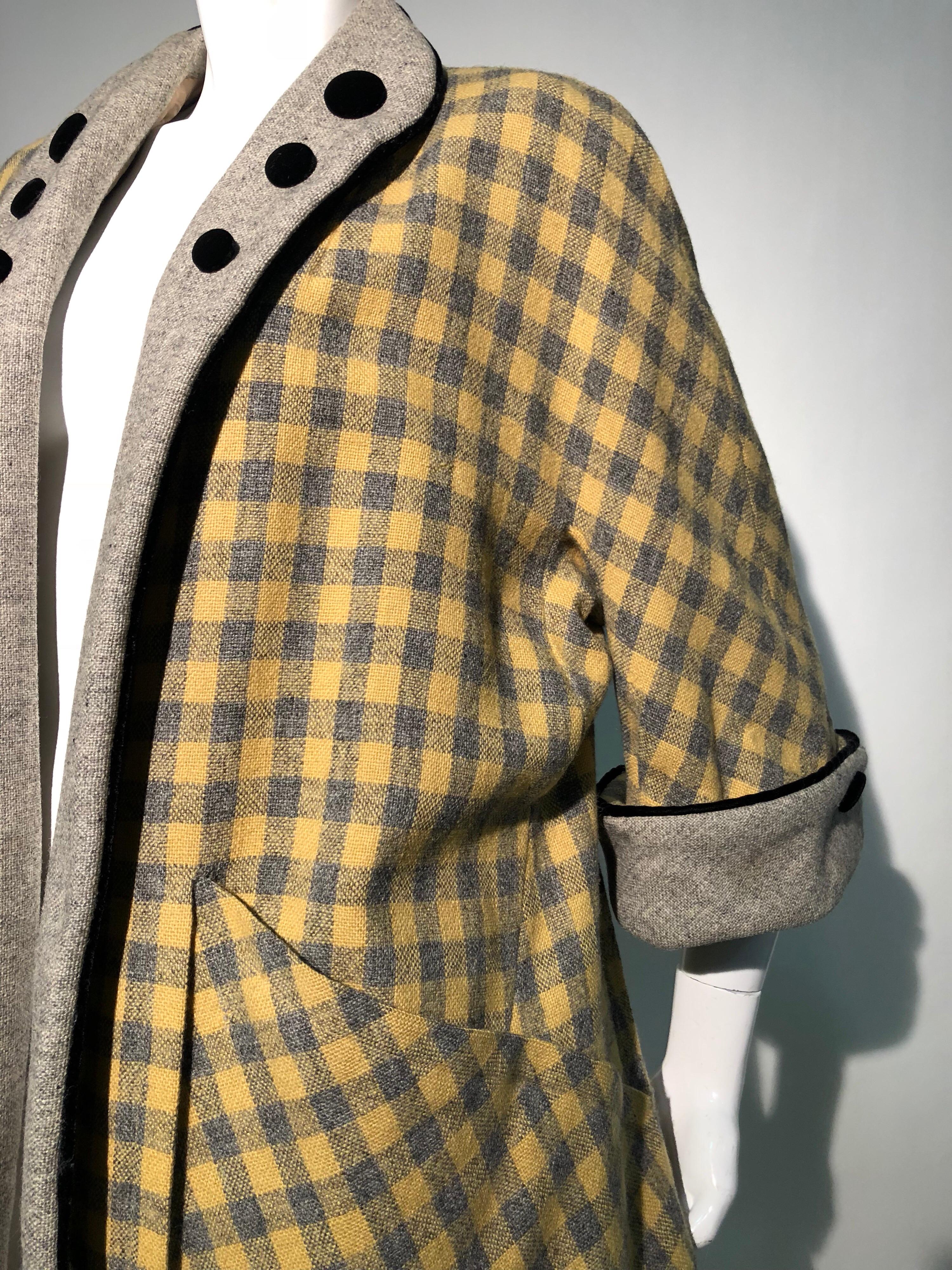 1950s Pierre Benoit Yellow & Gray Checked Wool Stroller Coat W/ Velvet Buttons For Sale 5