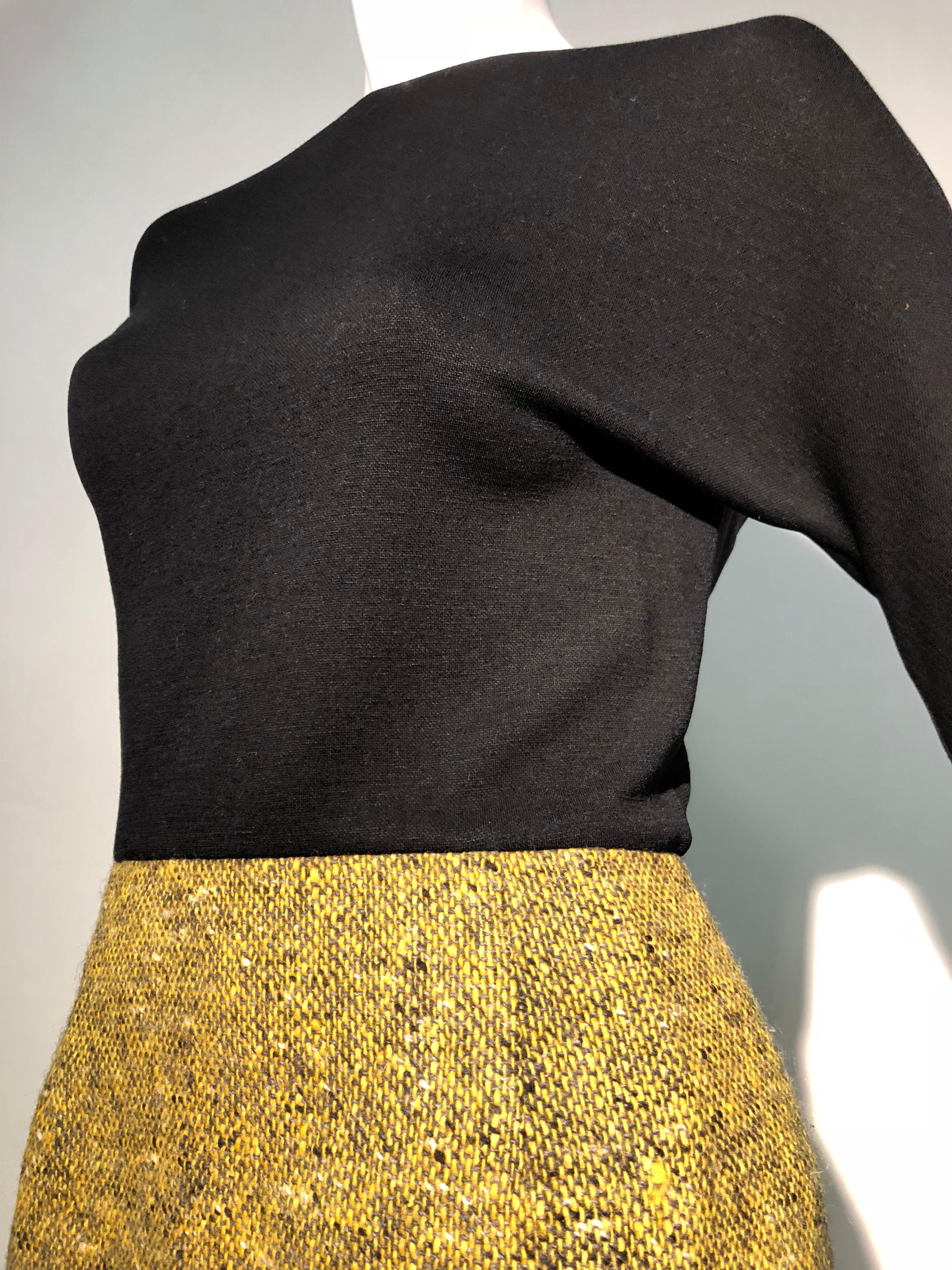 1990er Jahre Geoffrey Beene Goldenrod & Schwarzes 2-teiliges Tweed-Kleid und Jacke aus Wolle  im Angebot 6