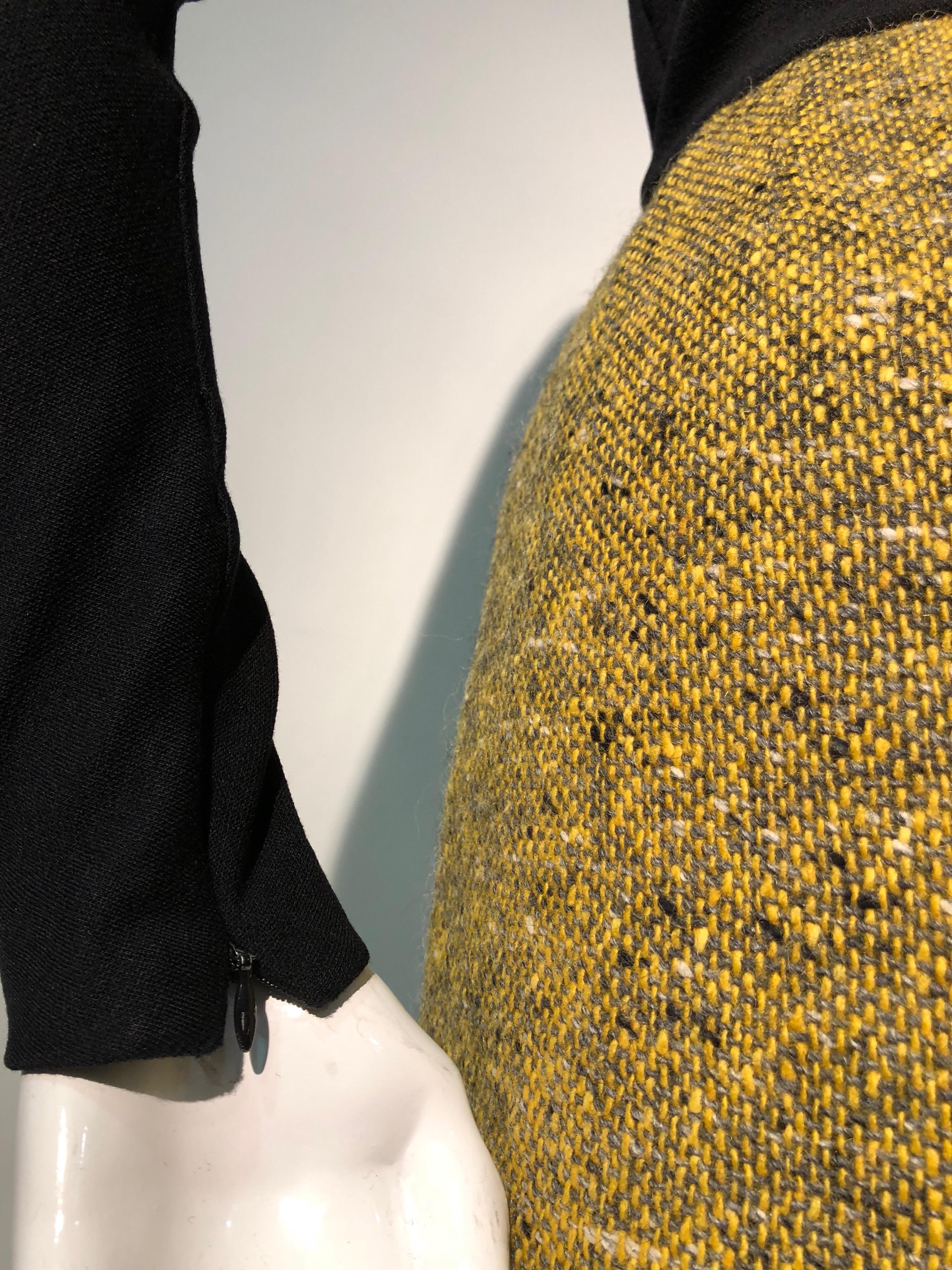 1990er Jahre Geoffrey Beene Goldenrod & Schwarzes 2-teiliges Tweed-Kleid und Jacke aus Wolle  im Angebot 8